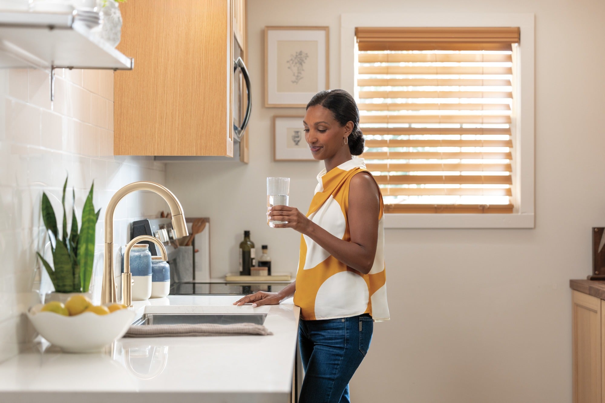 Delta Other Contemporary Round Beverage Faucet