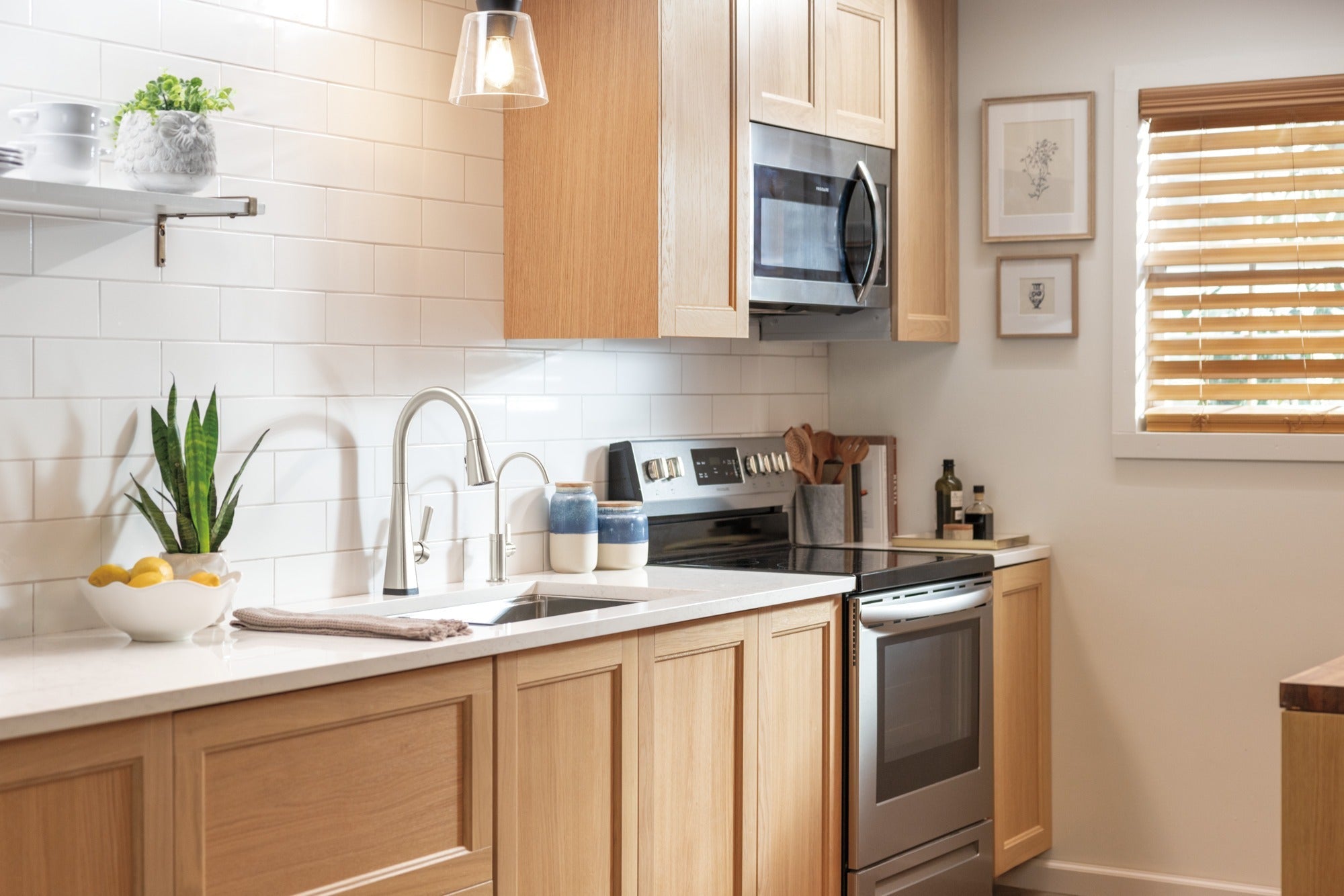 Delta Clarifi™ Contemporary Beverage Faucet
