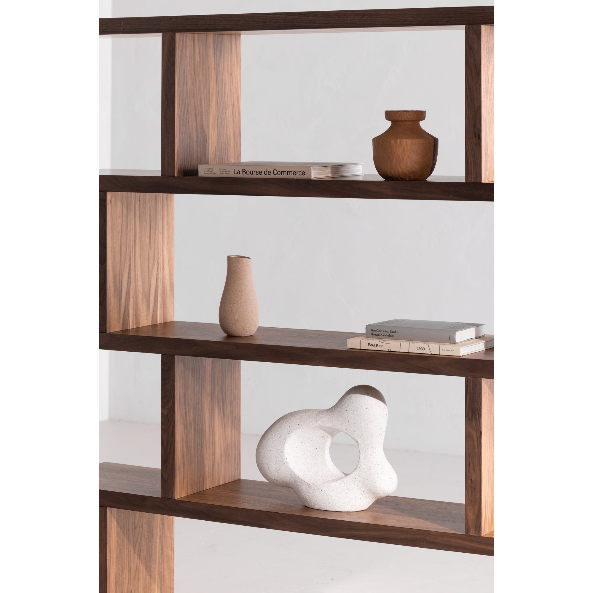 Moes Miri Large Shelf Walnut ER-1073-03