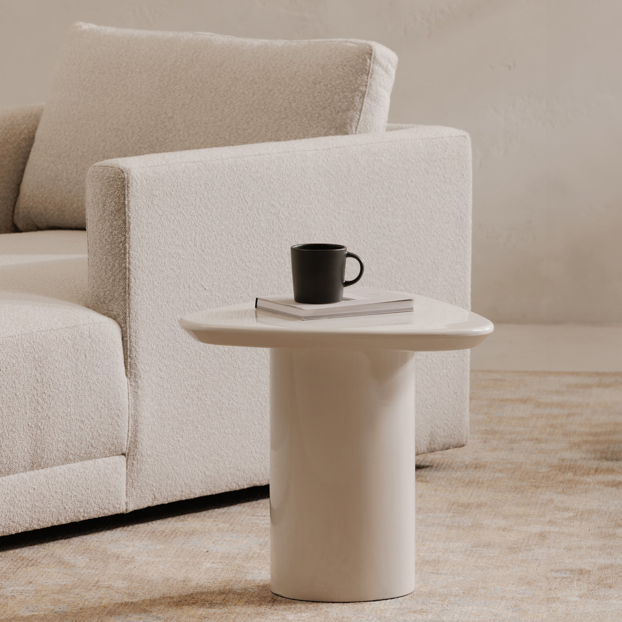 Moes Eden Accent Table Ivory Lacquer EW-1018-05-0