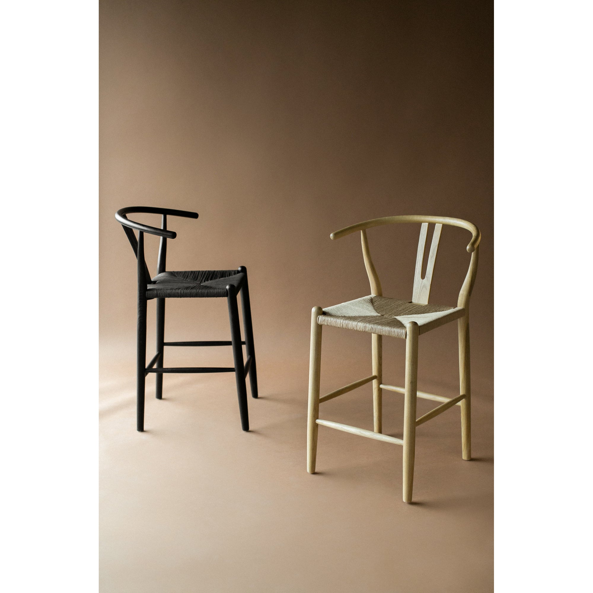 Moes Ventana Counter Stool Natural FG-1018-24
