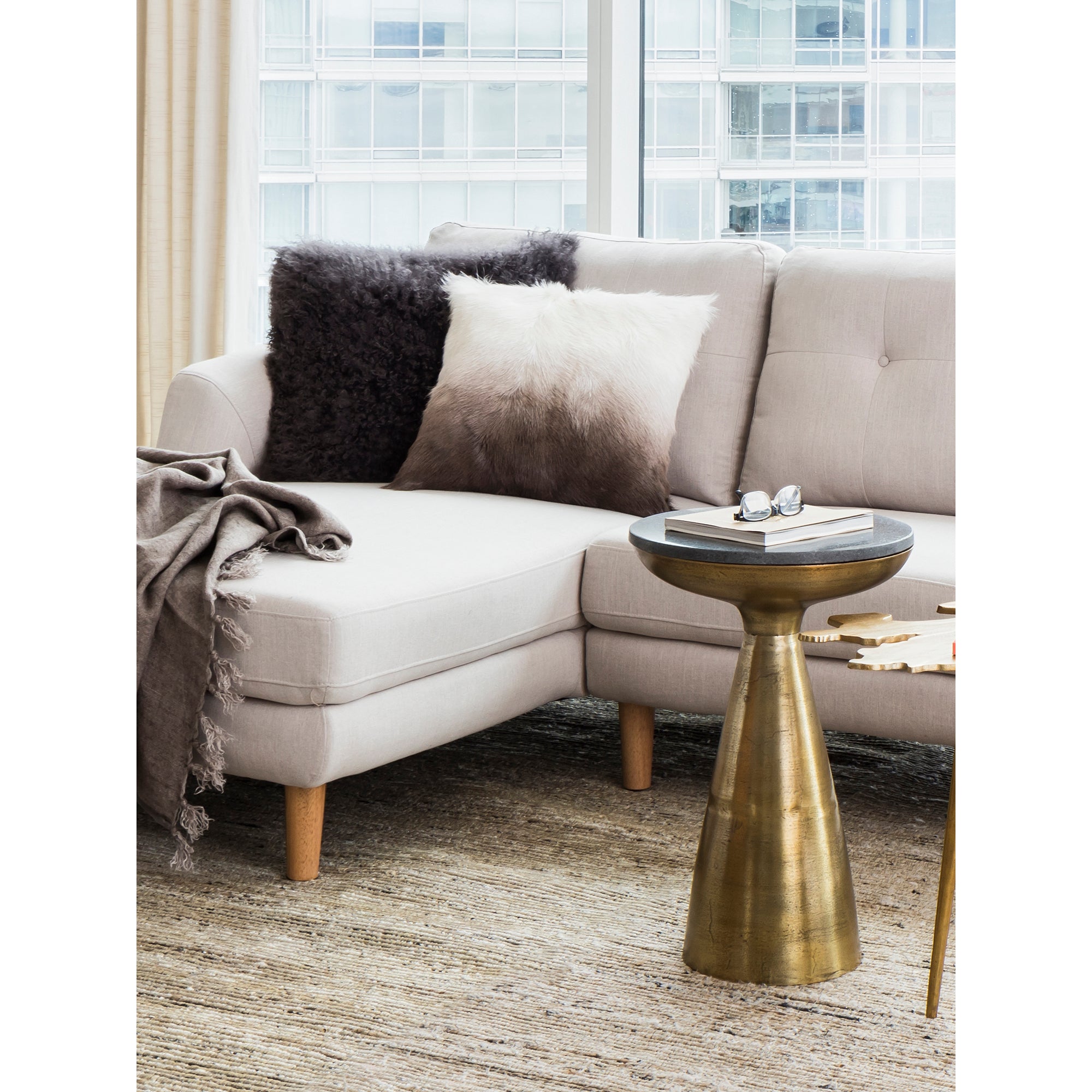 Moes Font Side Table Brass FI-1032-43