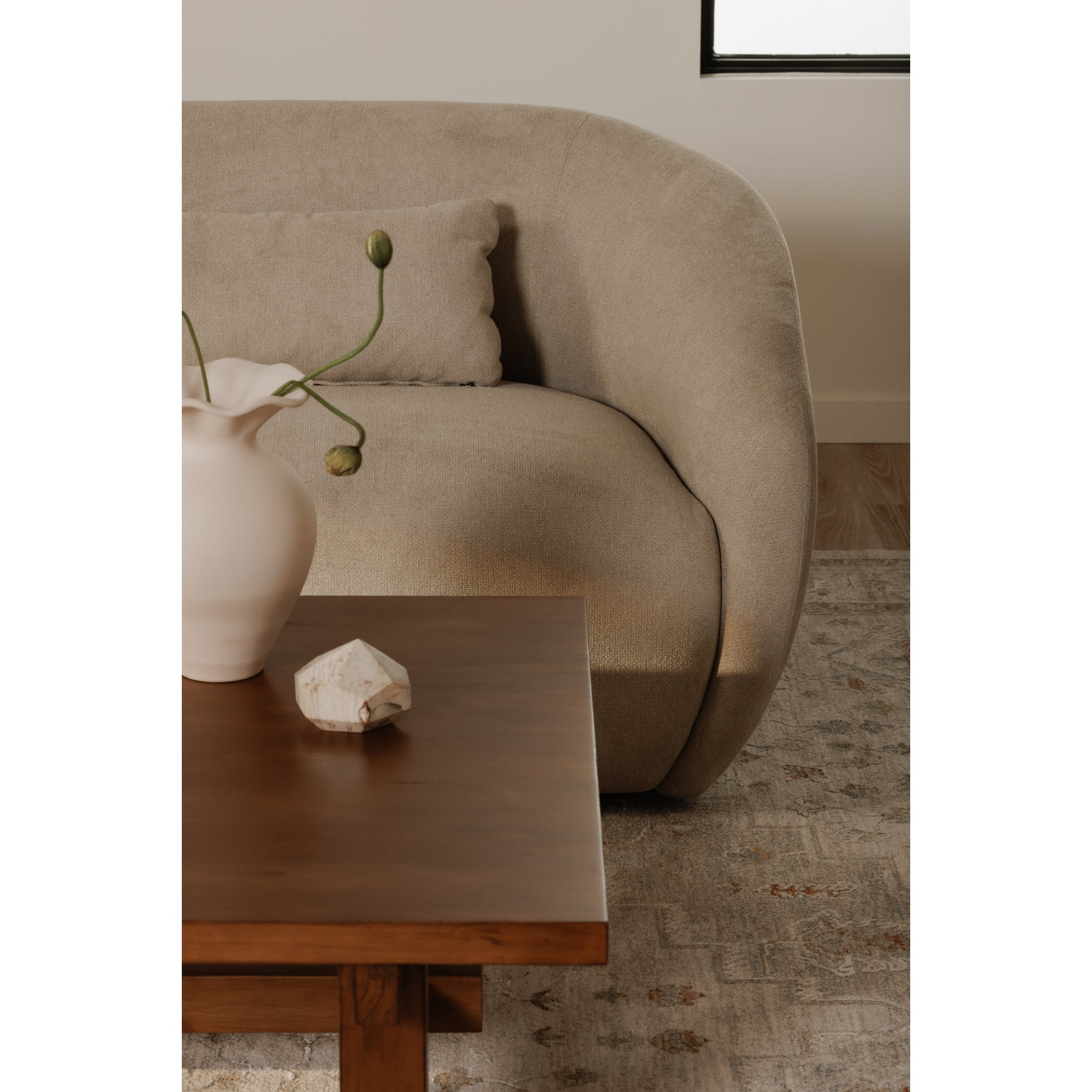 Moes Amelia Right Arm Facing Chair Warm White FO-1011-18