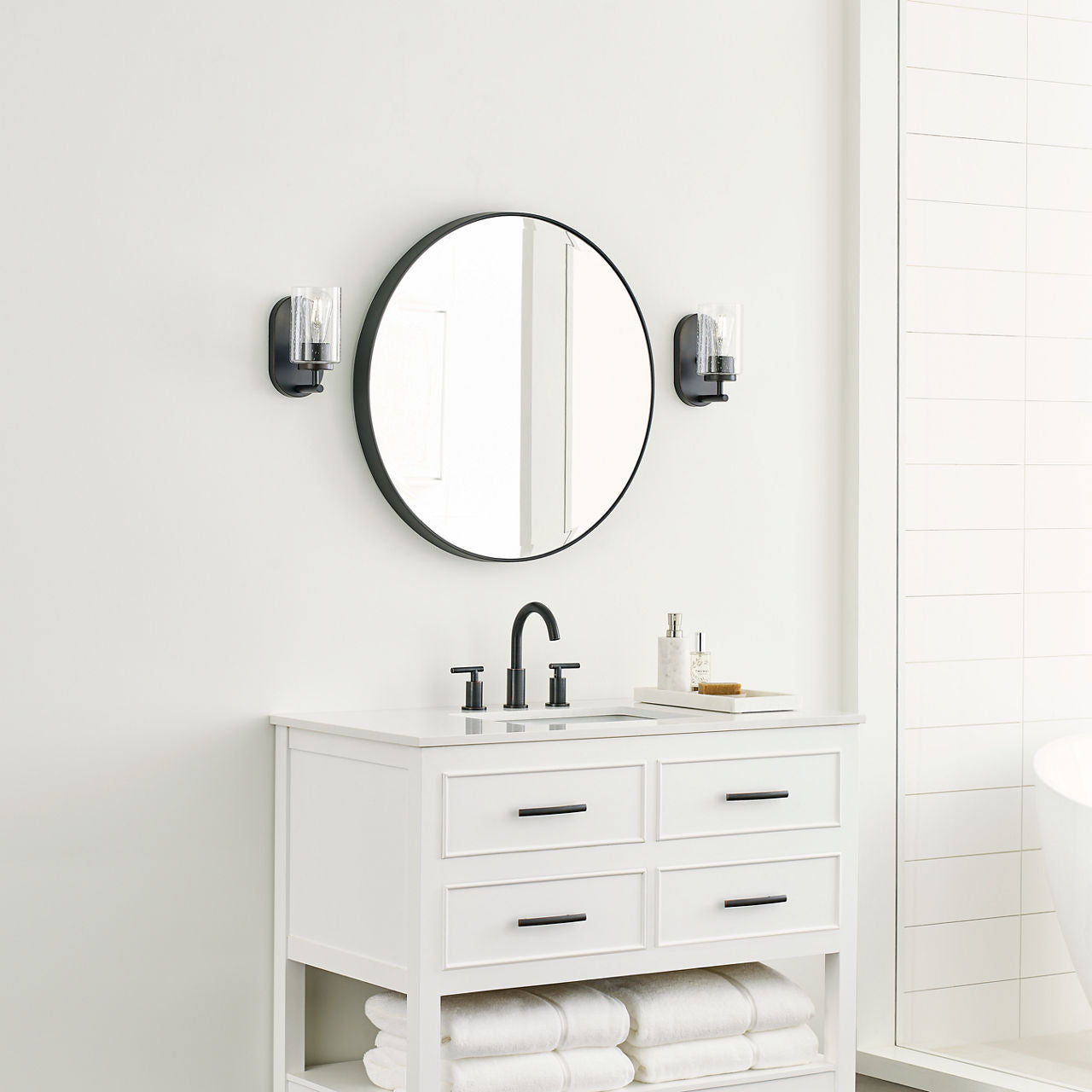 Oslo One Light Wall / Bath Sconce