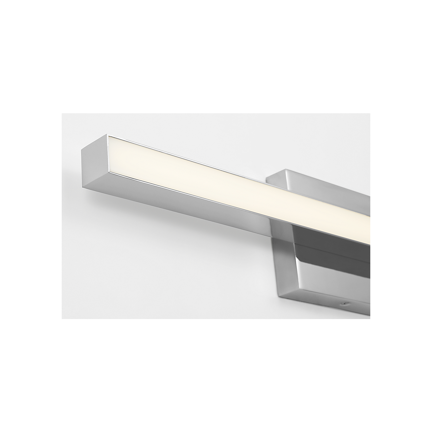 Visual Comfort Marque 24 Led Vanity