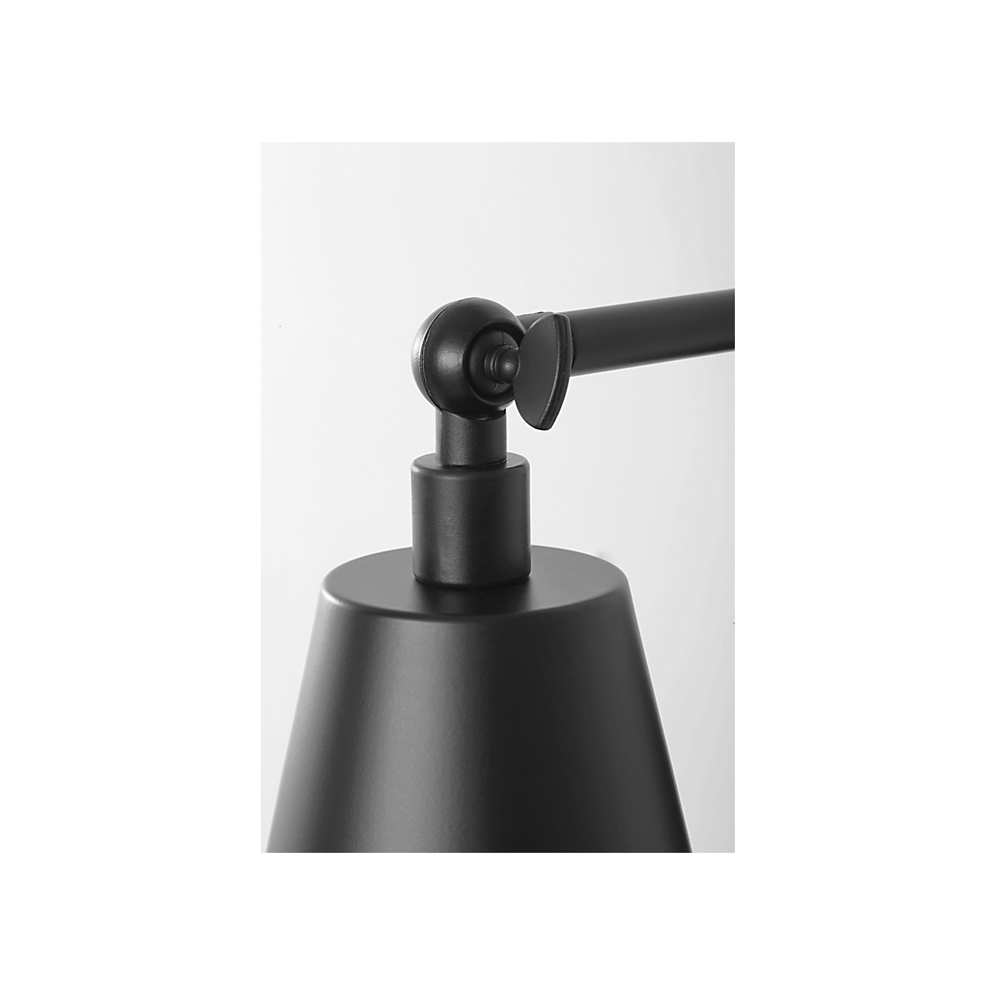 Visual Comfort Drae One Light Task Sconce