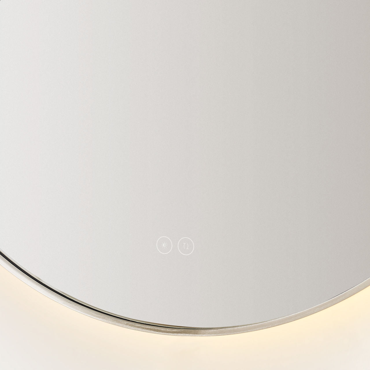 Cadre Round Mirror 30" x 30"