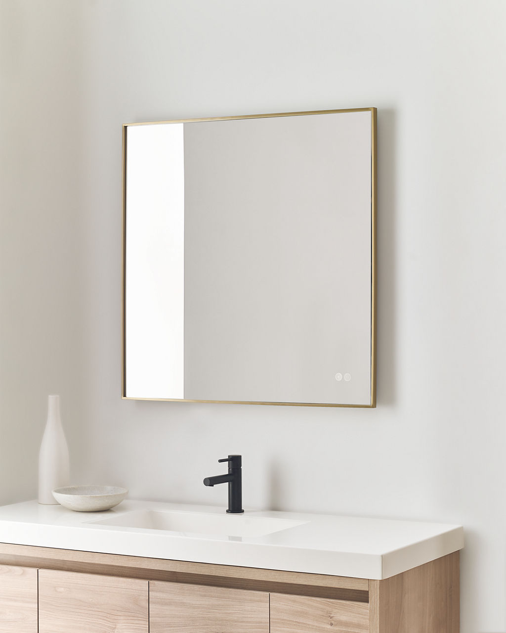 Cadre Square Mirror 30" x 30"