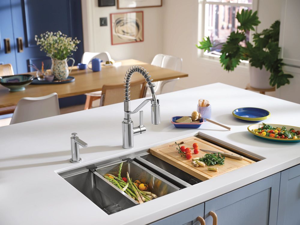 Genta LX One-Handle Pre-Rinse Spring Pulldown Kitchen Faucet