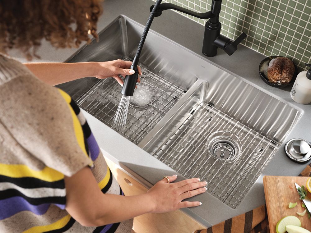 Genta LX One-Handle Pre-Rinse Spring Pulldown Kitchen Faucet