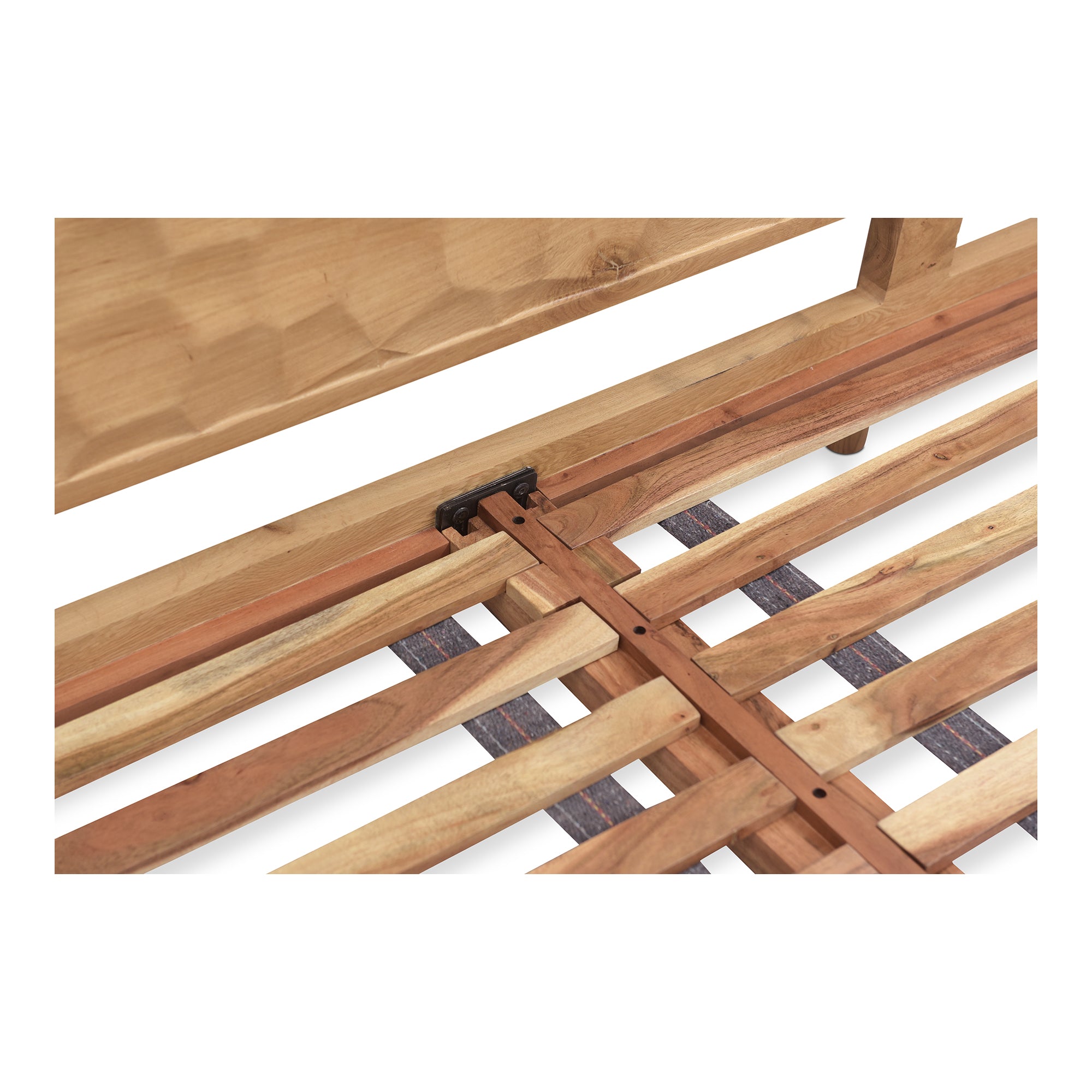 Moes Misaki Queen Bed Natural GZ-1160-24-0