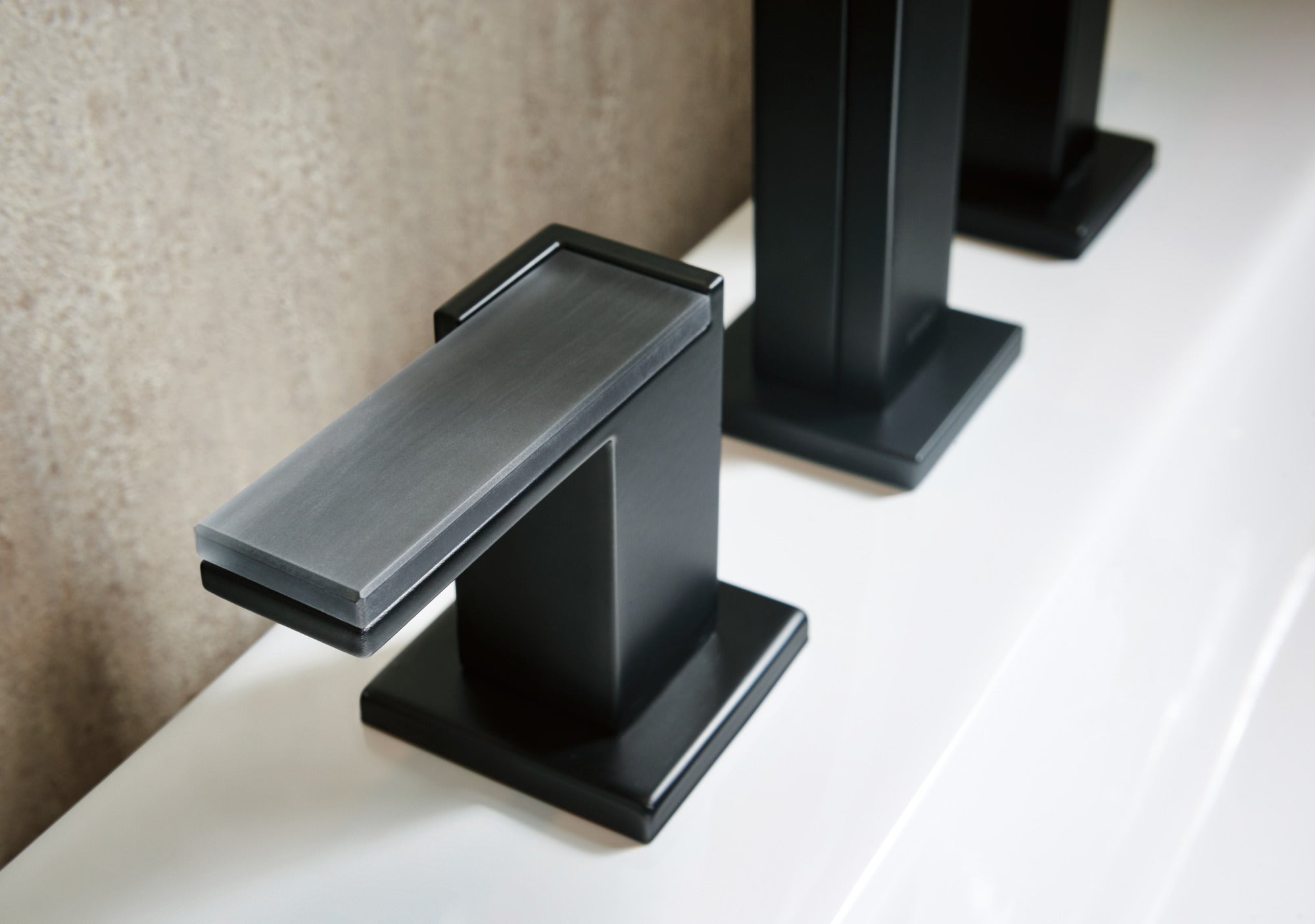 Brizo Siderna® Widespread Lavatory and Bidet Solar Gray Glass Lever Handle Kit