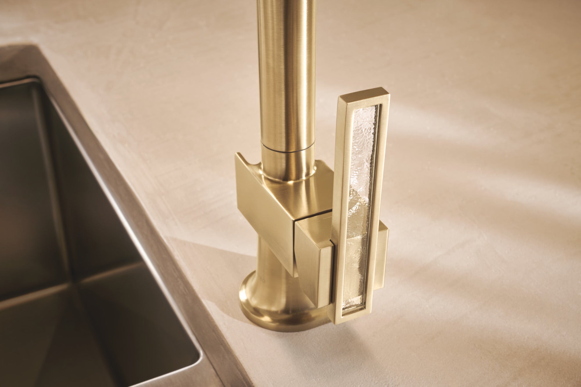 Brizo Frank Lloyd Wright® Pull-Down Kitchen Faucet Lever with Glass Inlay Handle Kit?