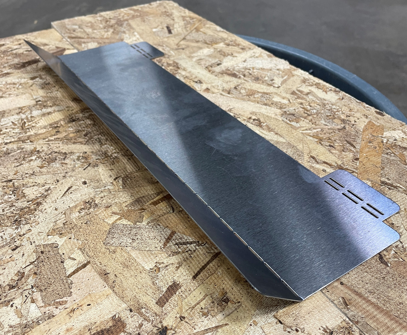 Heat Deflector Side - 750 Hybrid