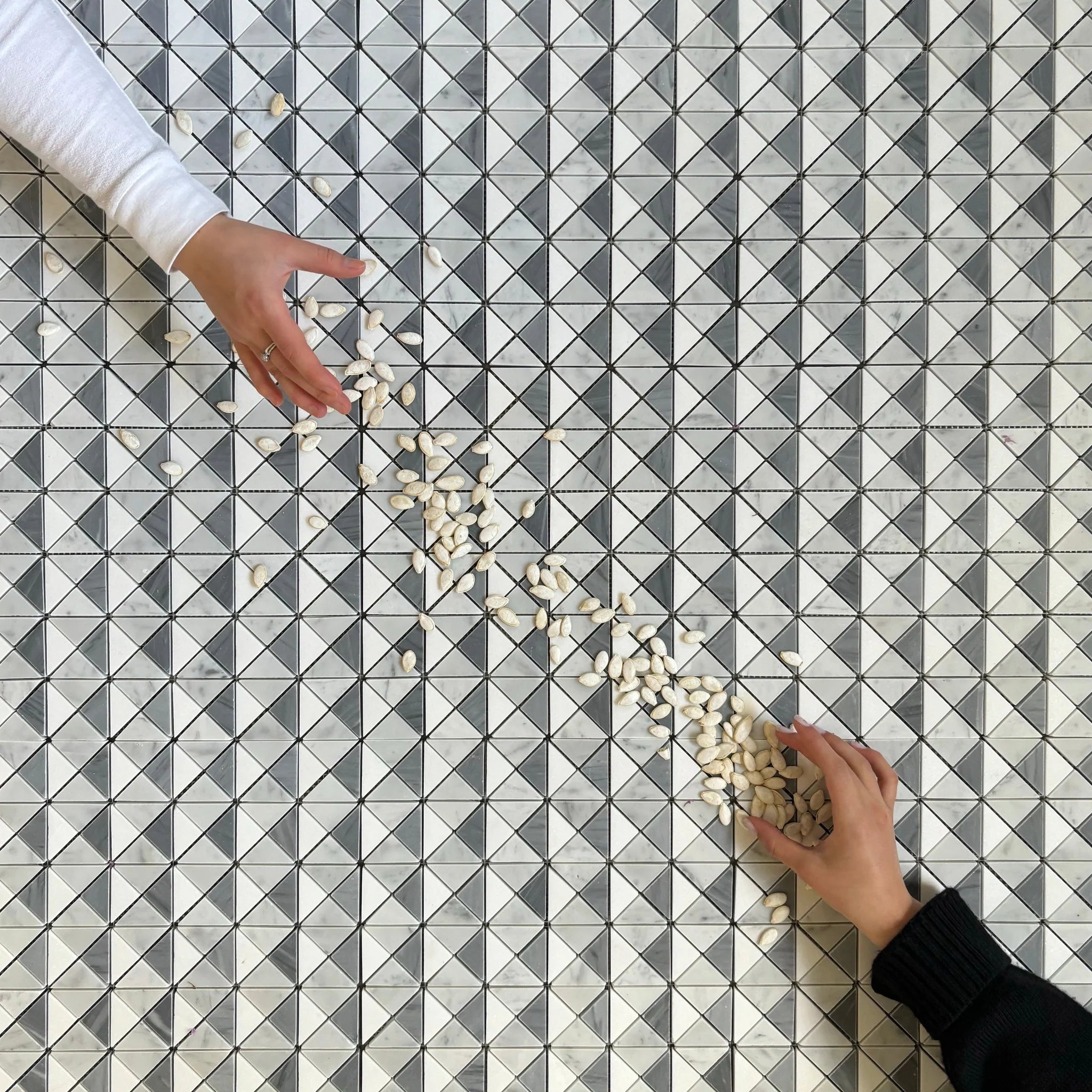 TRIANGLE BLEND BIANCO CARRARA & BARDIGLIO & THASSOS MARBLE MOSAIC POLISHED