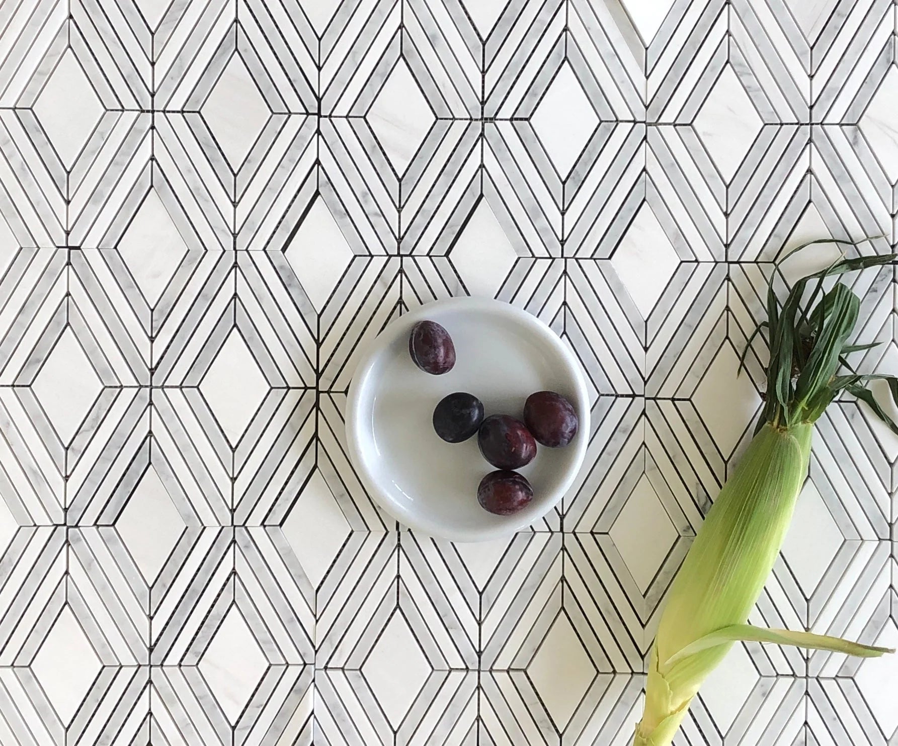 Terrano Waterjet Mosaic Dolomite and Carrara