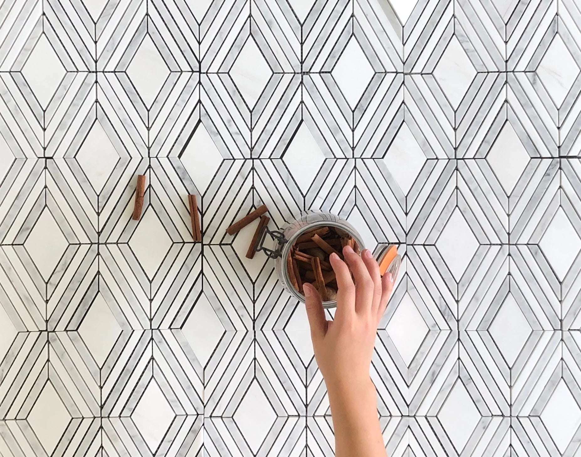 Terrano Waterjet Mosaic Dolomite and Carrara