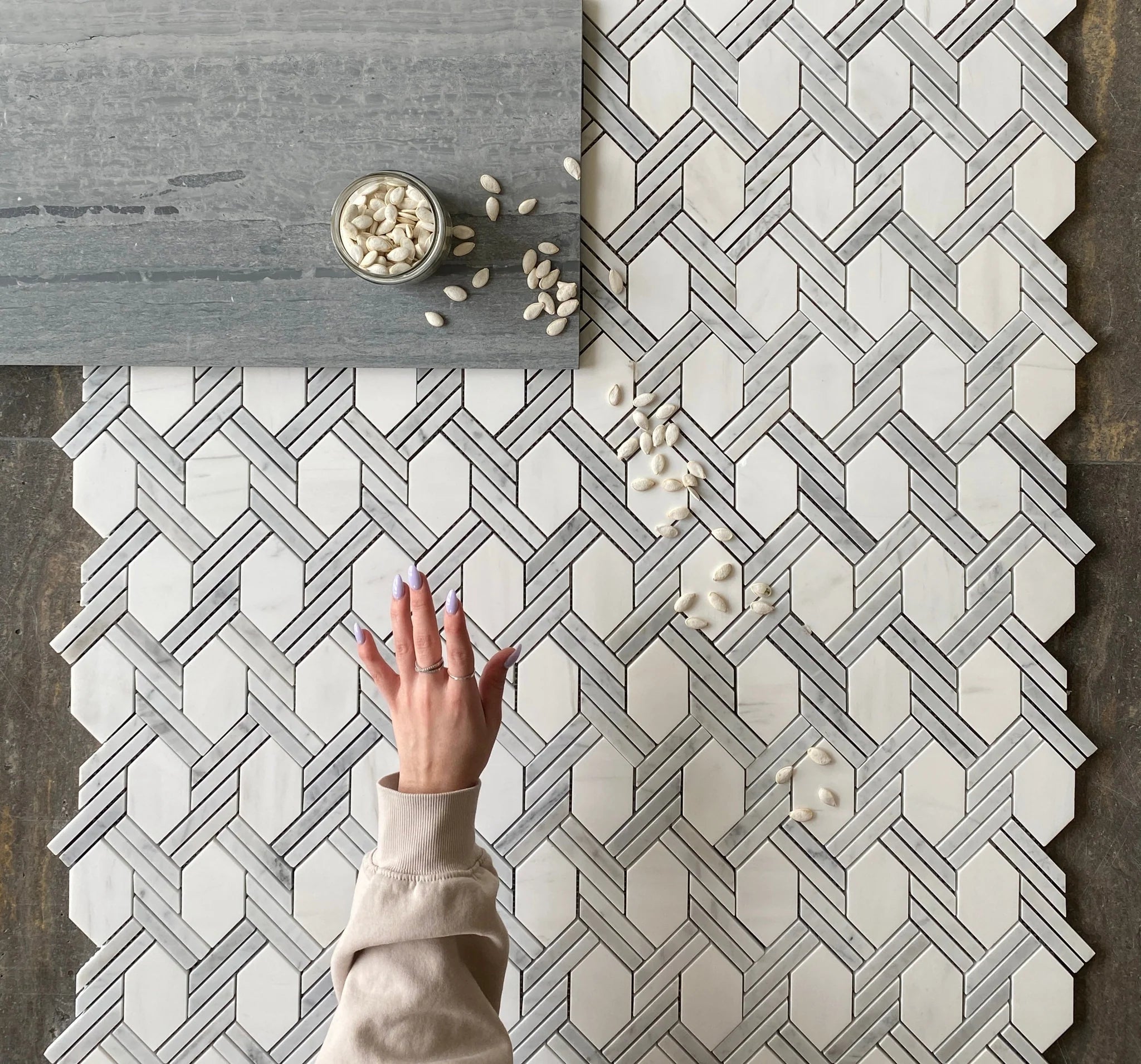 Flor Marble Mosaic Waterjet Tile: Dolomite & Bianco Carrara Mosaic