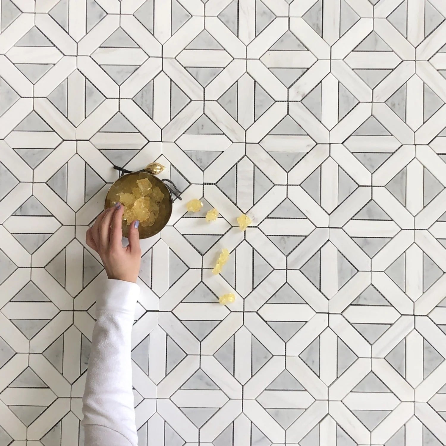 CROSS MOSAIC DOLOMITE POLISHED/ CARRARA POLISHED