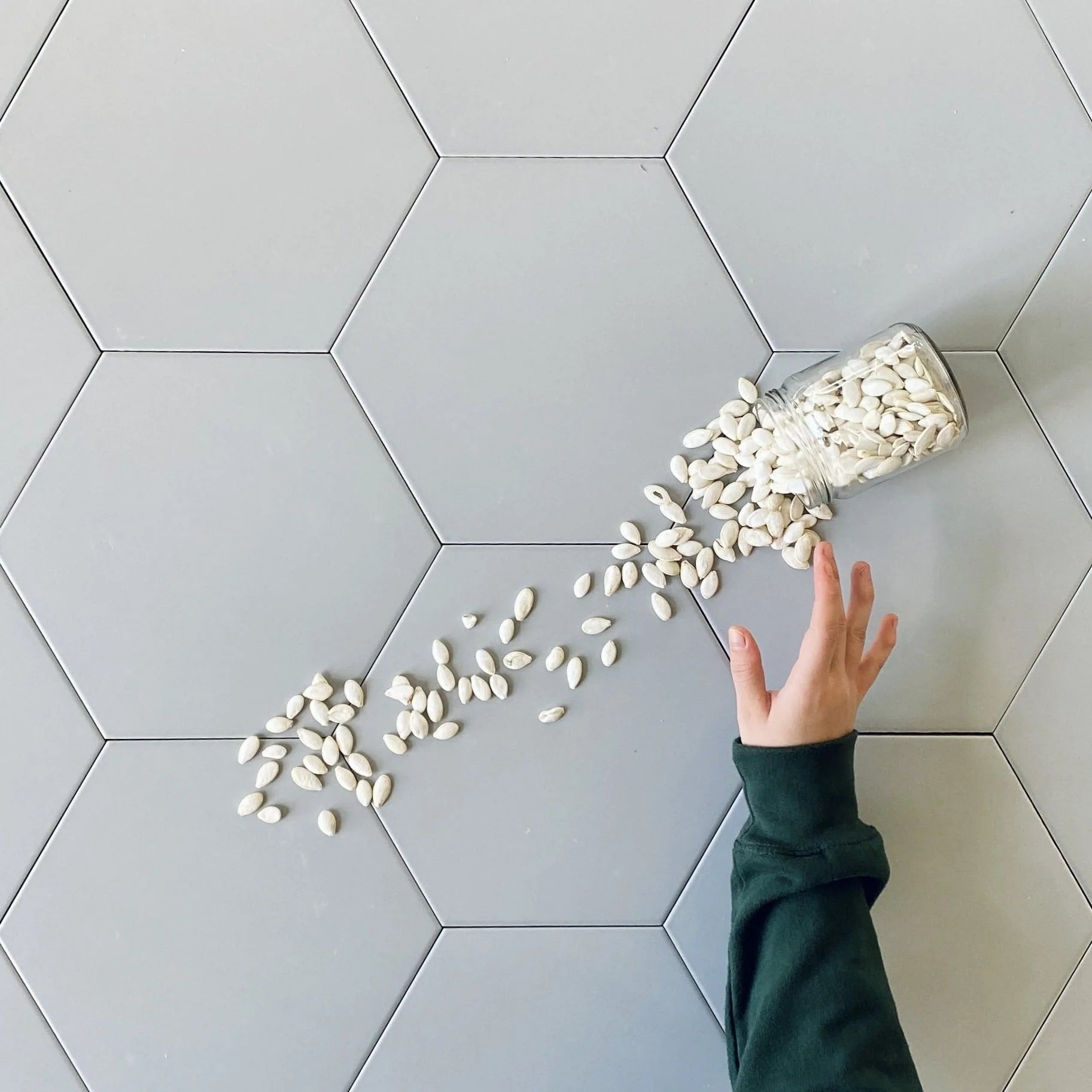 Toscana Perla Porcelain Hexagon tile 10"