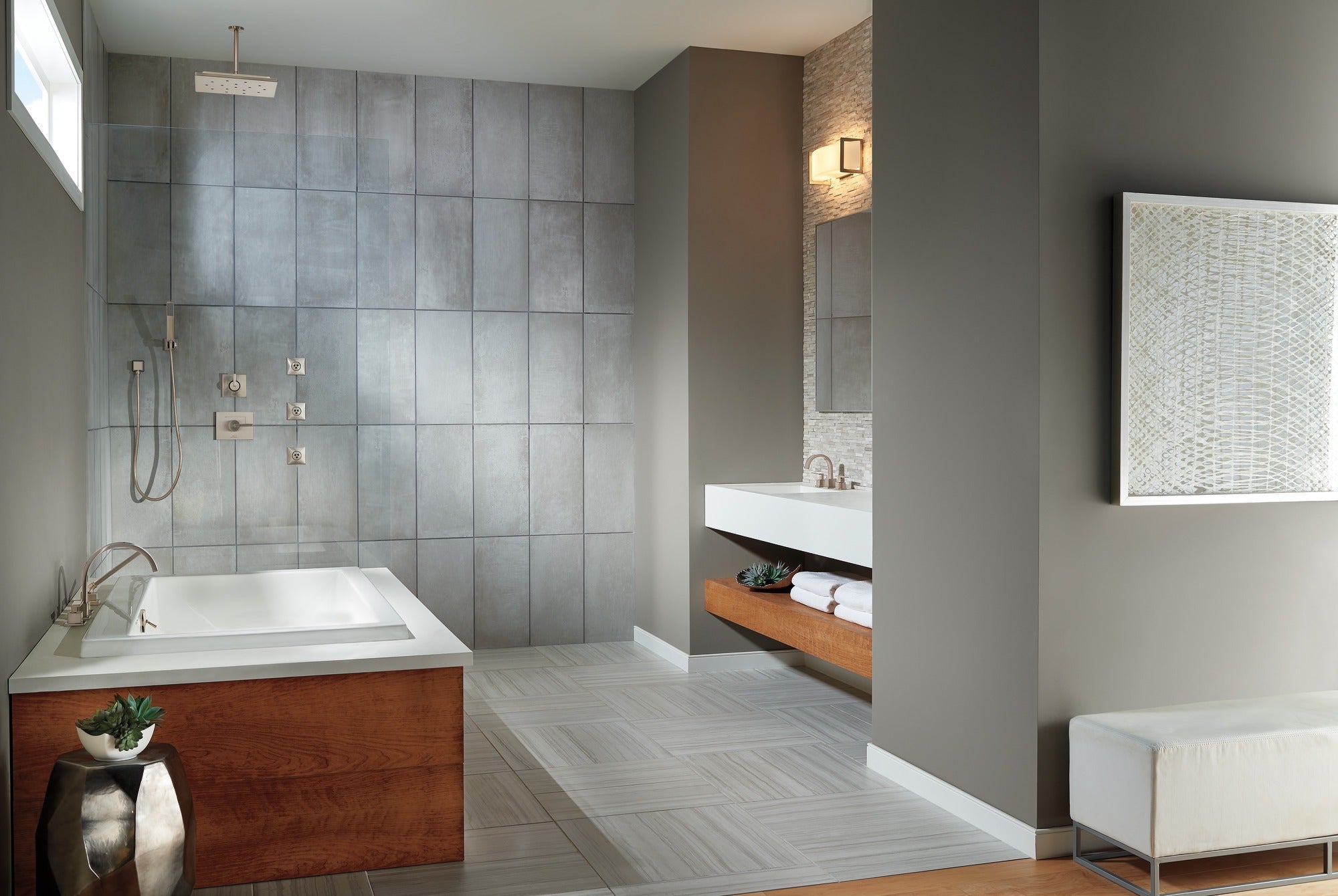 Delta Vero® Roman Tub Trim with Hand Shower