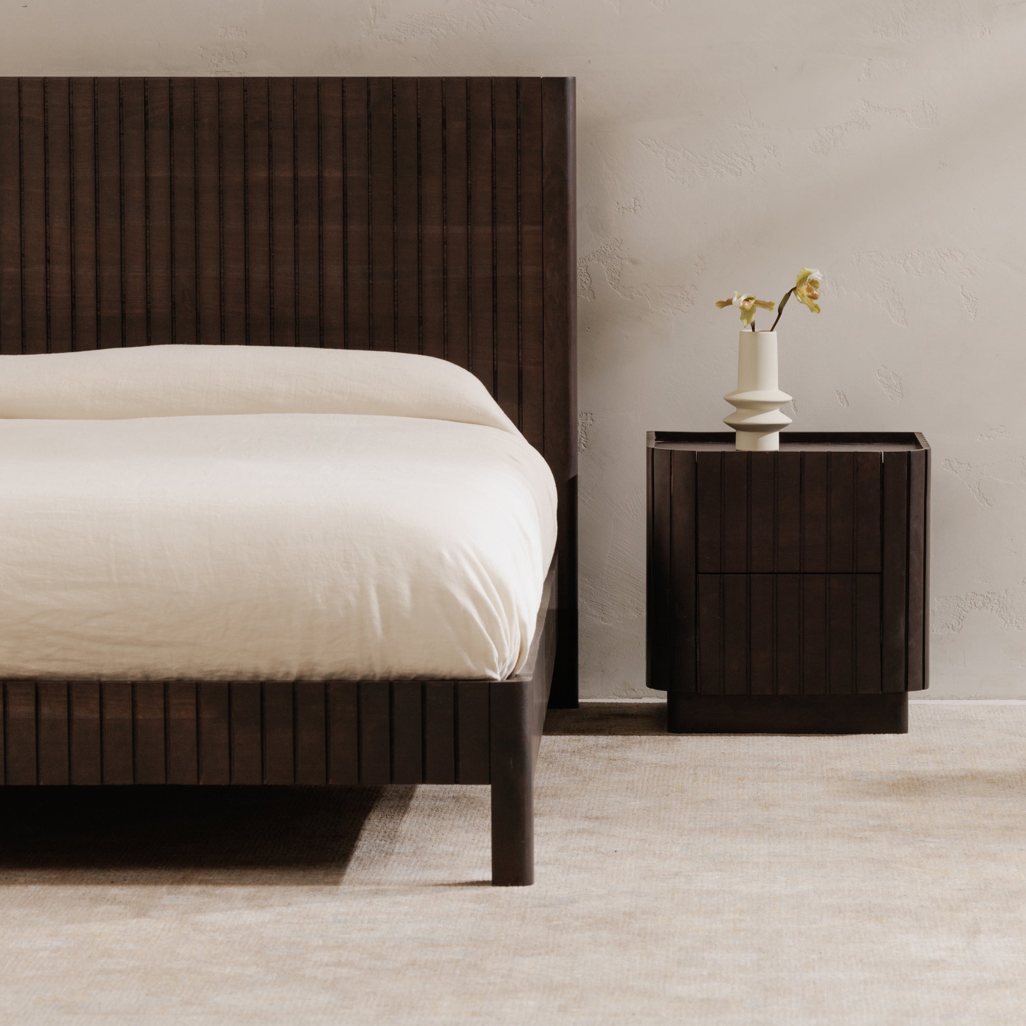 Moes Povera Nightstand Black JD-1064-02