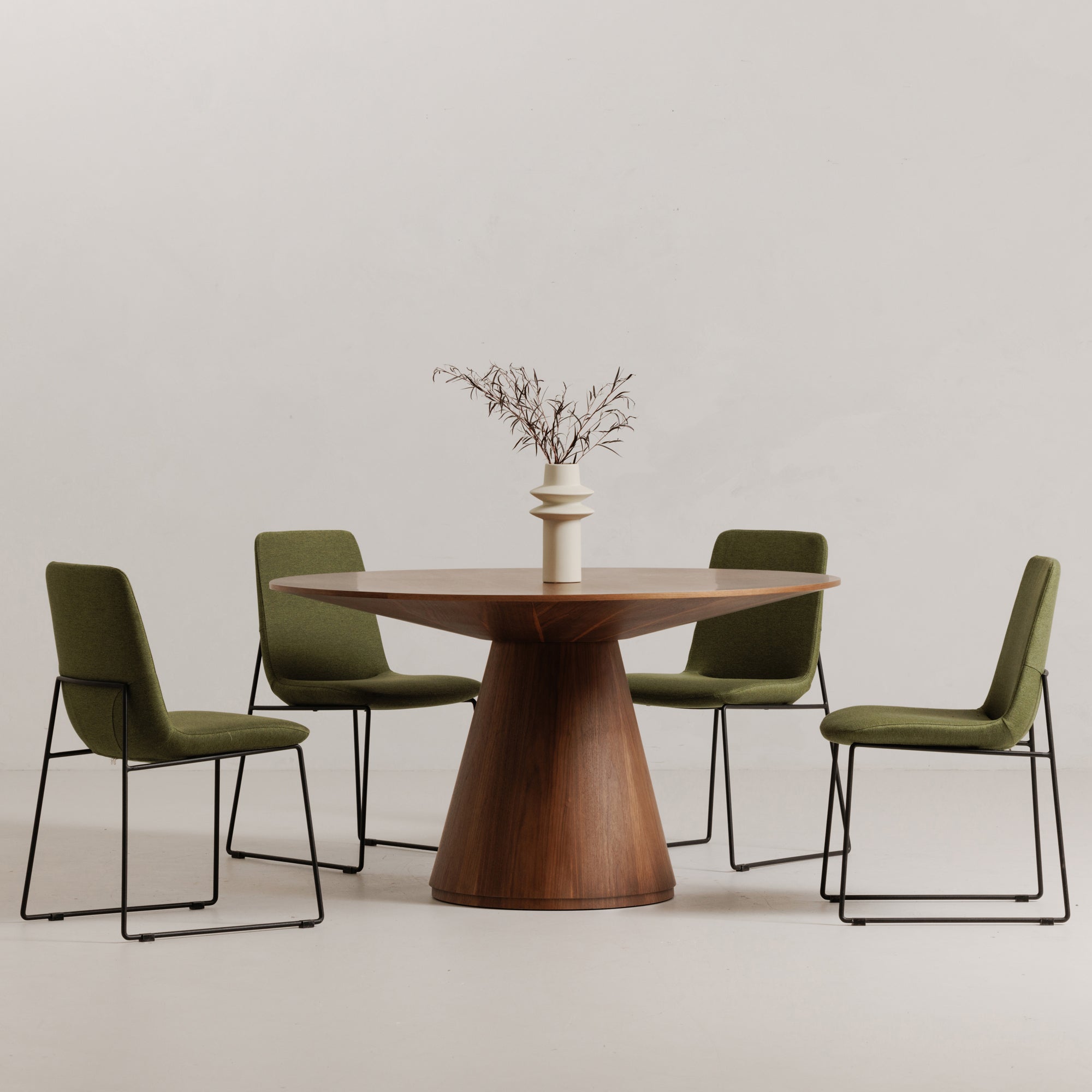 Moes Otago 47In Round Dining Table Walnut KC-1028-03-0