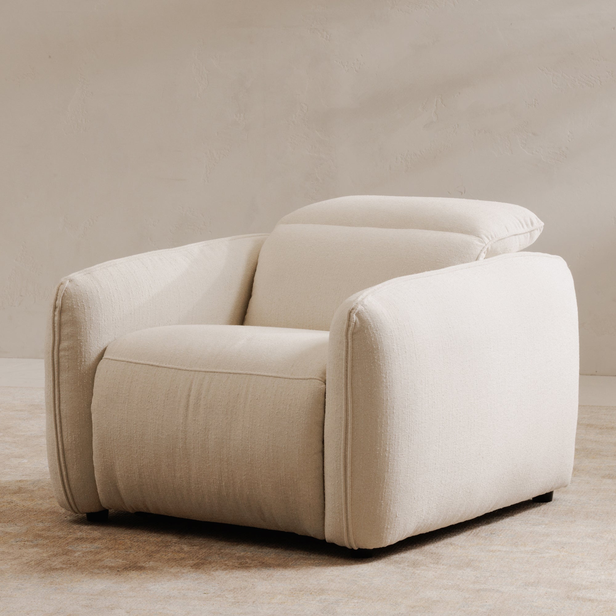 Moes Eli Power Recliner Chair Warm White KQ-1027-18-USA