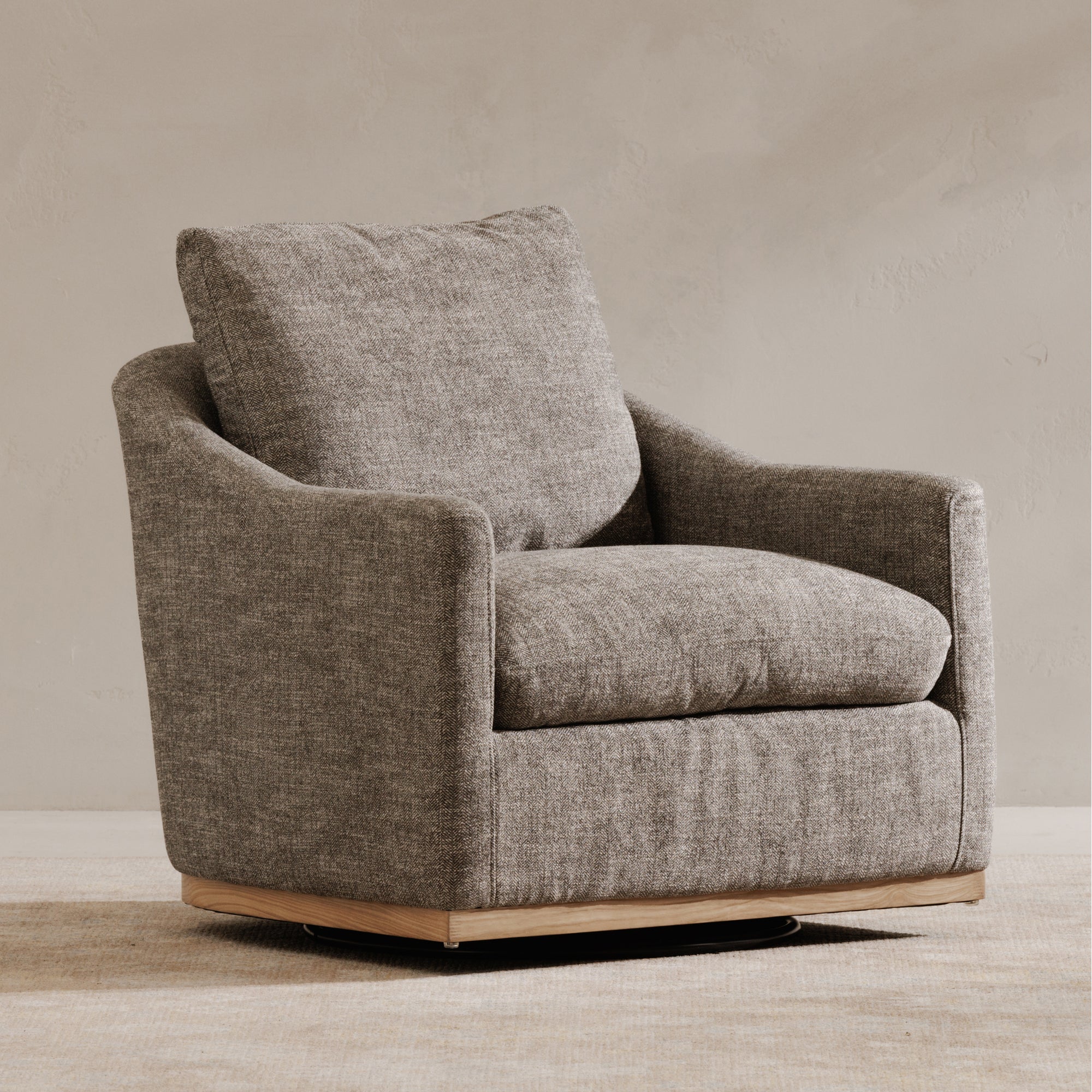 Moes Linden Swivel Chair Slated Moss KQ-1029-37-USA
