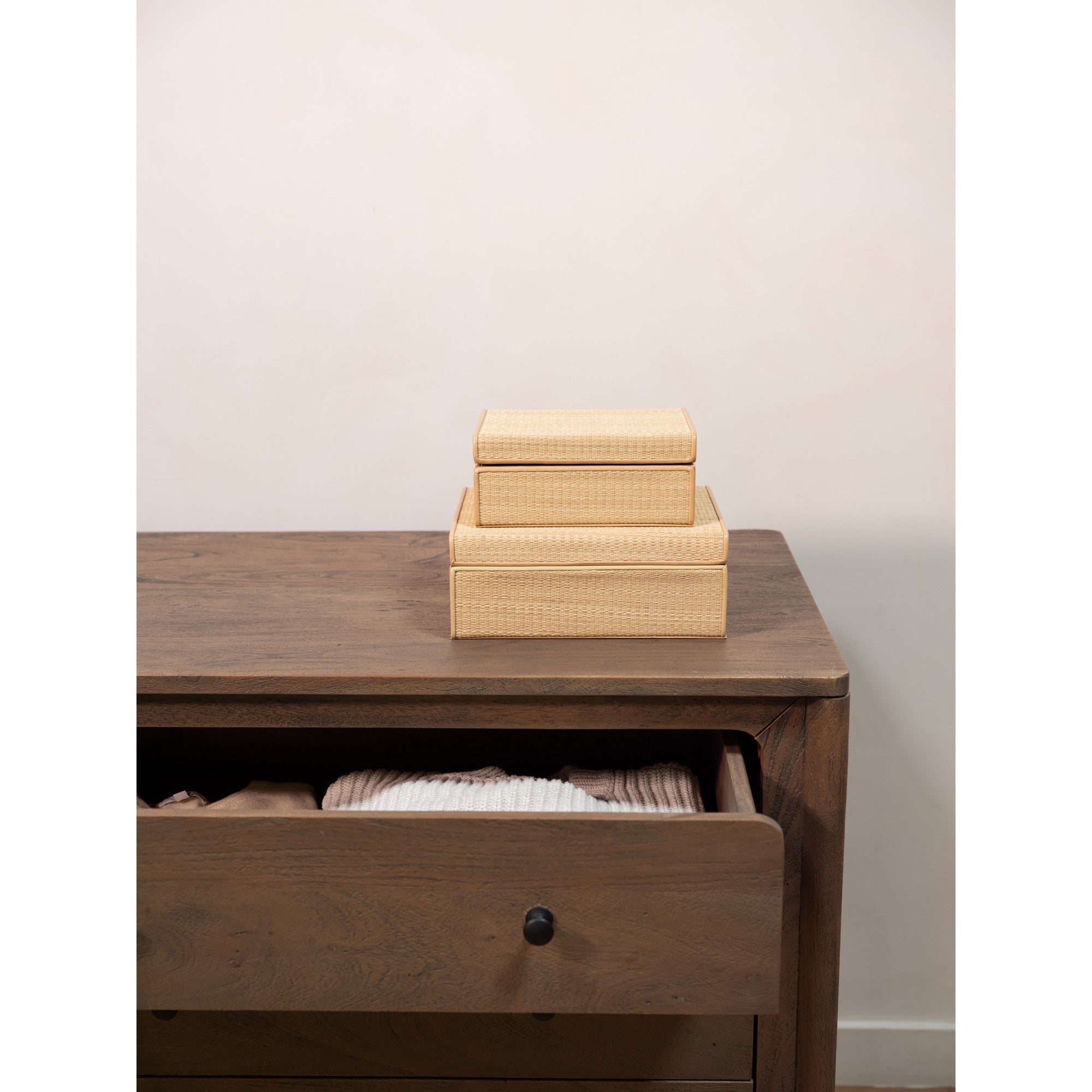 Moes Mabel 6 Drawer Dresser Dark Brown LX-1086-20