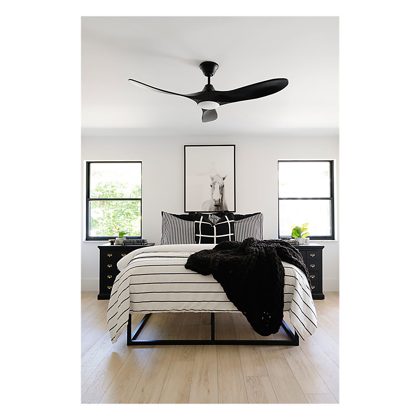 Visual Comfort Maverick 52" LED Ceiling Fan with Remote – Damp Rated Indoor/Outdoor