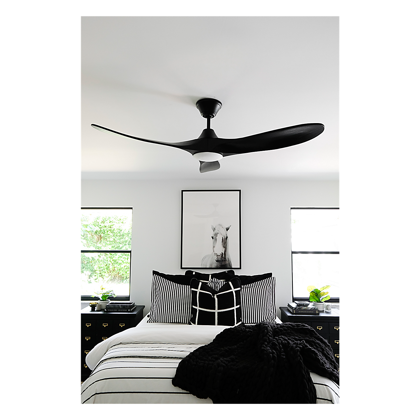 Visual Comfort Maverick 52" LED Ceiling Fan with Remote – Damp Rated Indoor/Outdoor