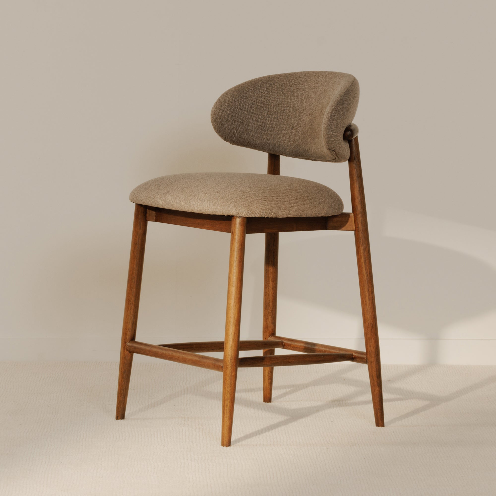 Moes Ellie Counter Stool Light Brown ME-1070-21