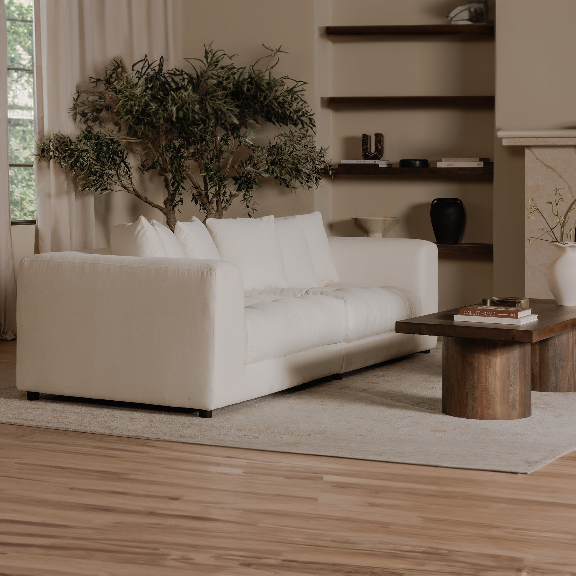 Moes Davie Sofa Warm White MO-1024-18-0