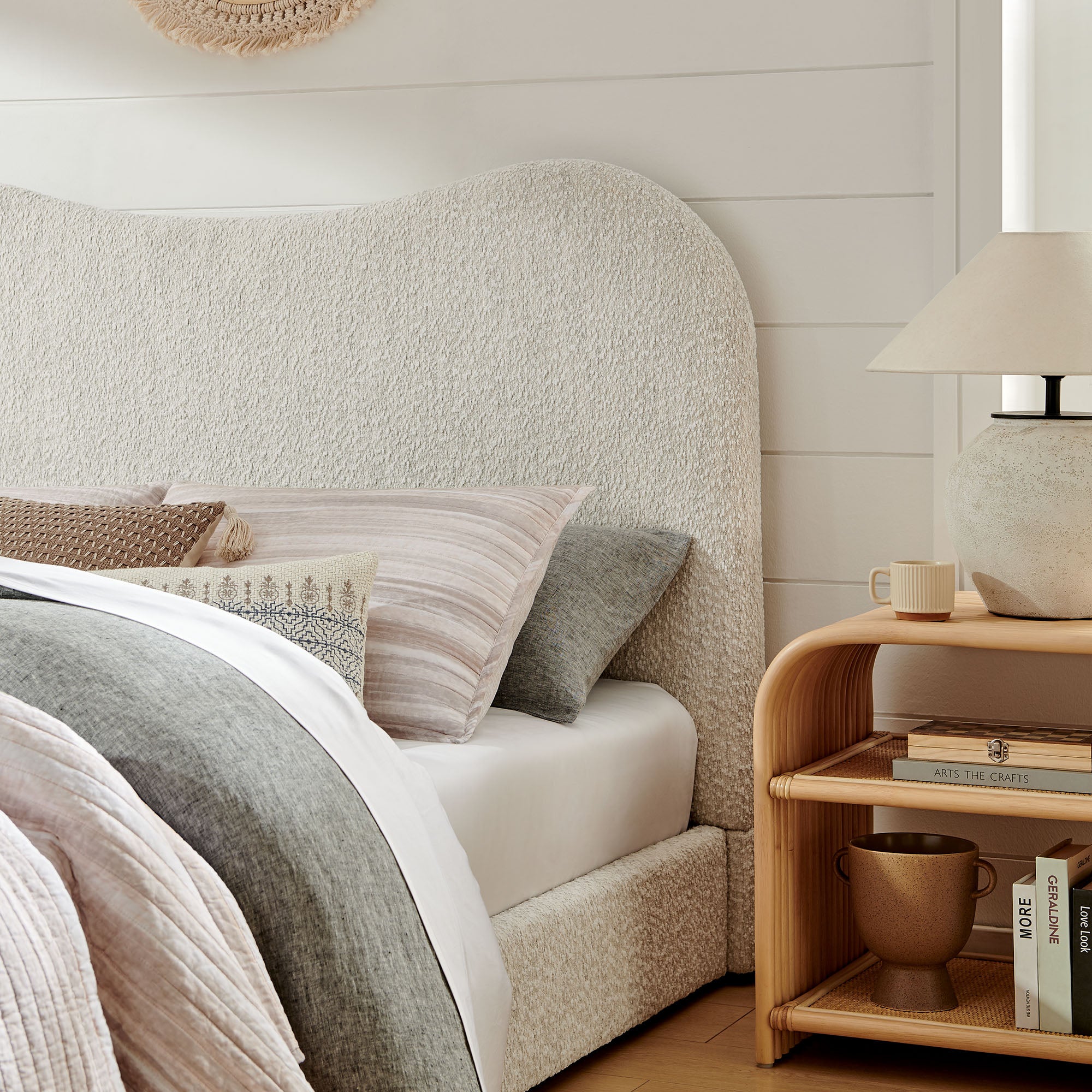 Seluna Boucle Queen Platform Bed