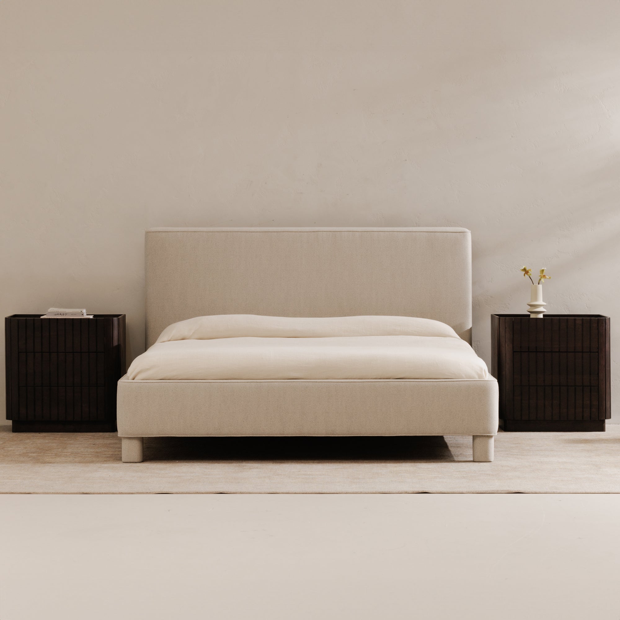 Moes Ichigo Queen Bed Light Grey OA-1002-29-0