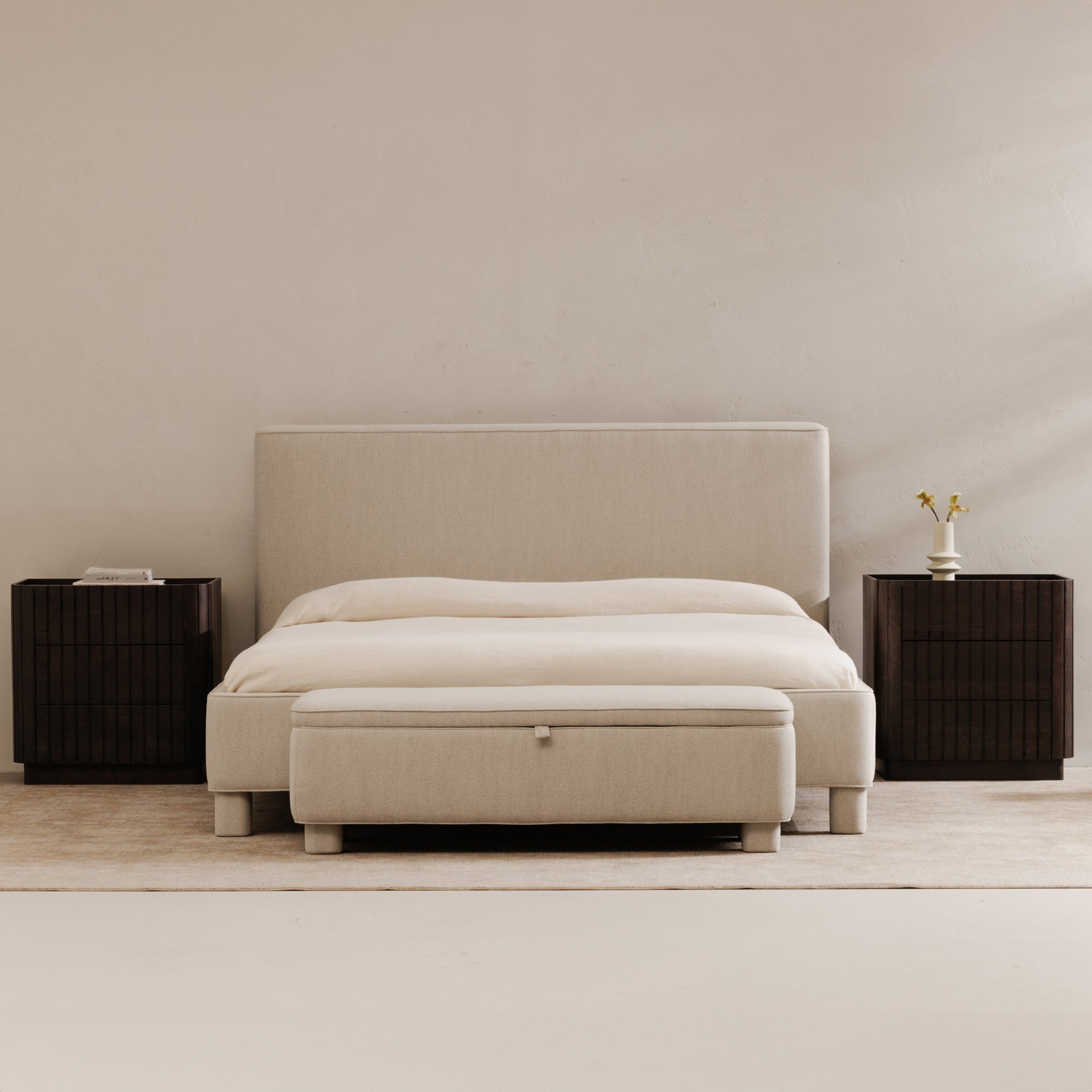 Moes Ichigo Queen Bed Light Grey OA-1002-29-0