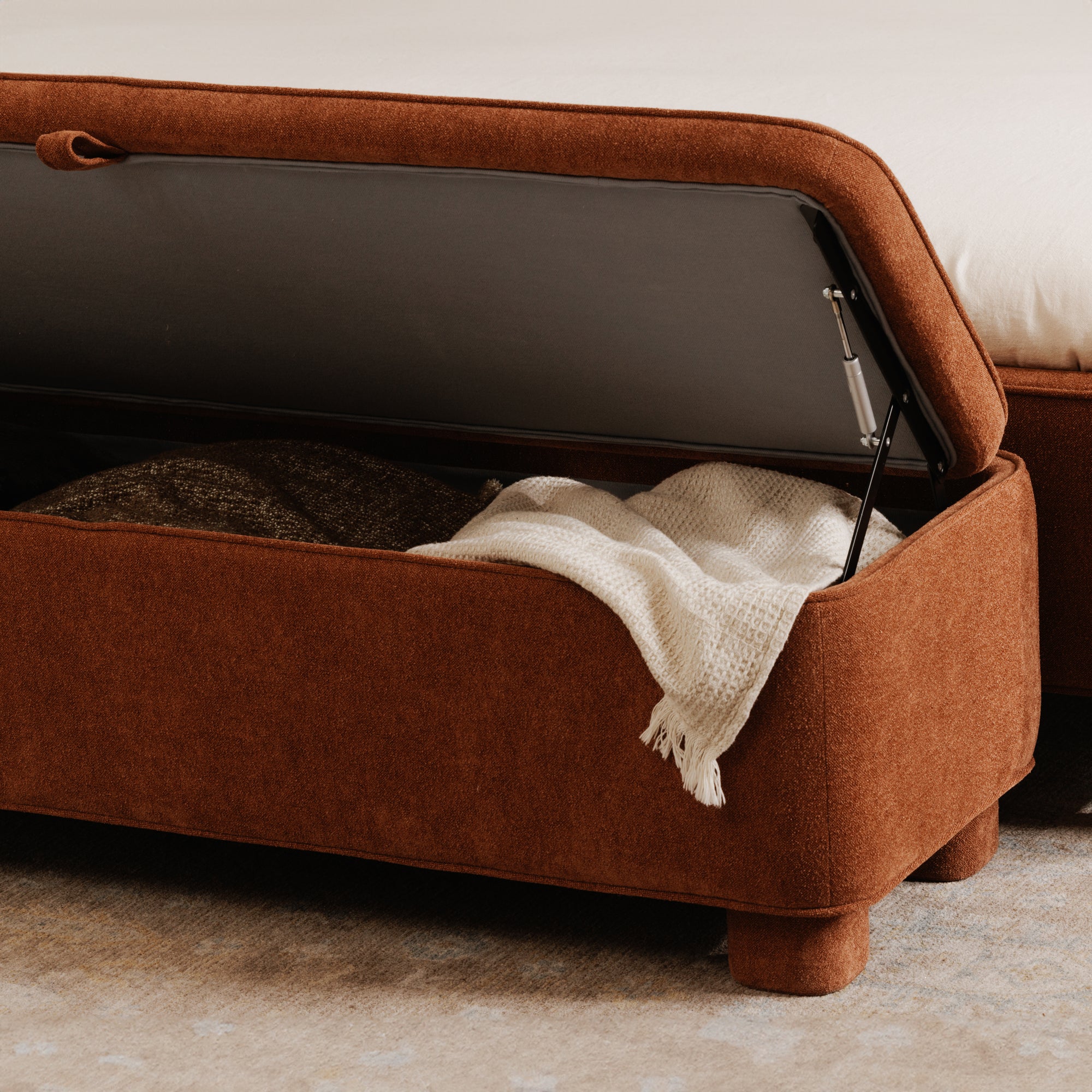 Moes Ichigo Storage Bench Deep Orange OA-1004-12