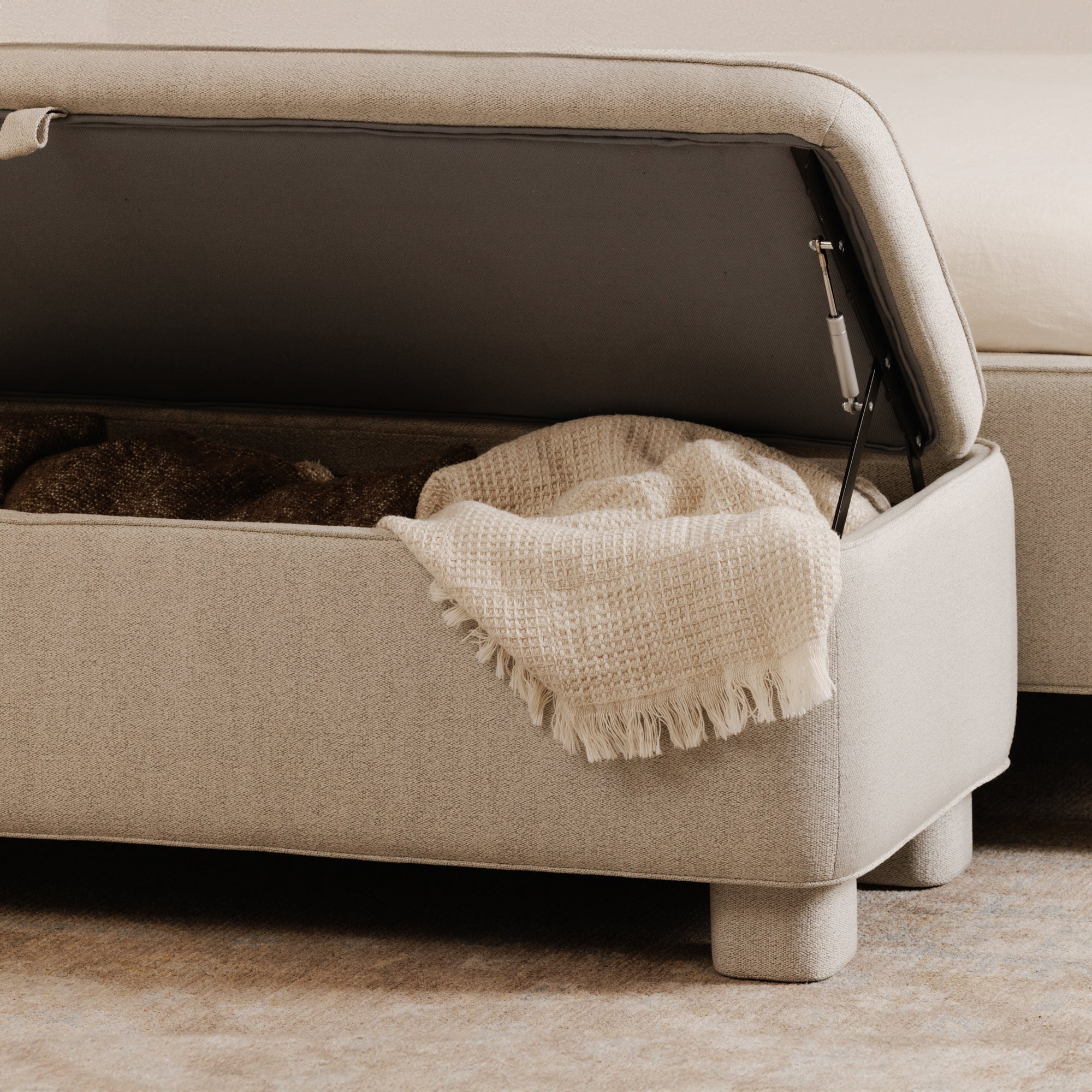 Moes Ichigo Storage Bench Light Grey OA-1004-29