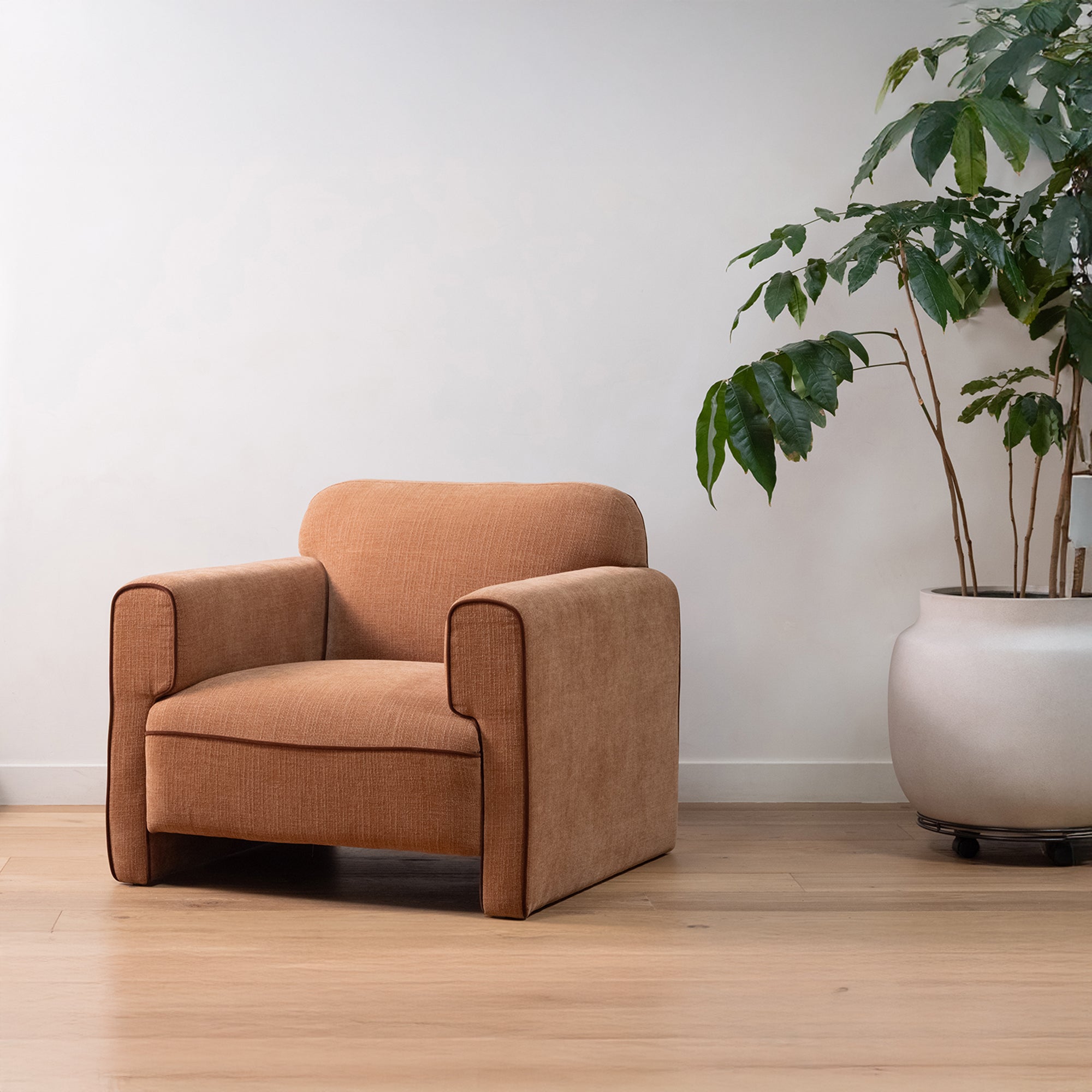 Moes Leo Chair Light Brown OA-1059-21