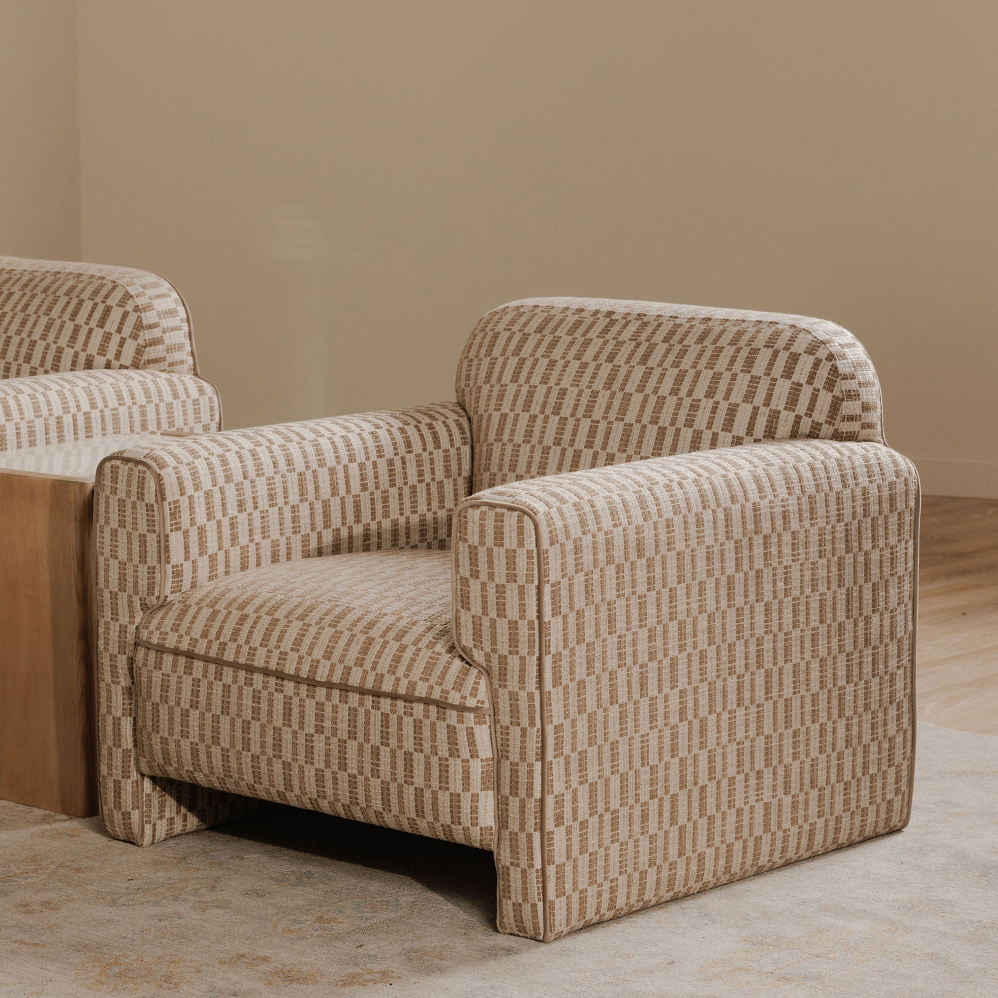 Moes Leo Accent Chair Taupe OA-1059-39