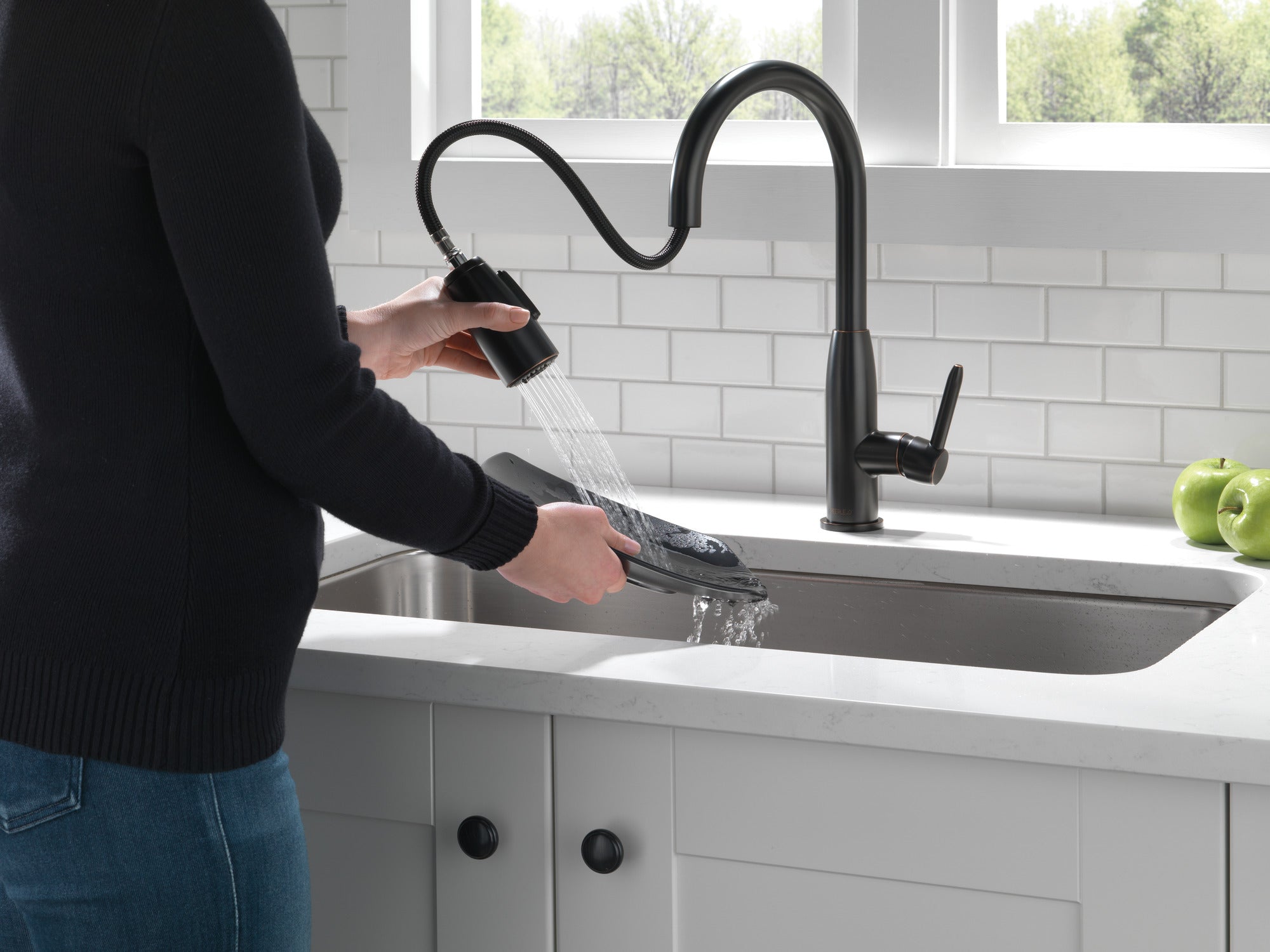 Peerless Tunbridge™ Single Handle Kitchen Pull-Down