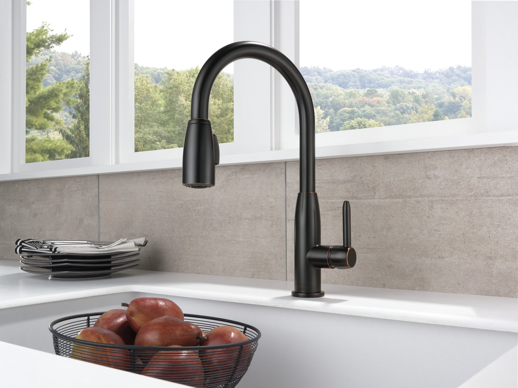 Peerless Tunbridge™ Single Handle Kitchen Pull-Down