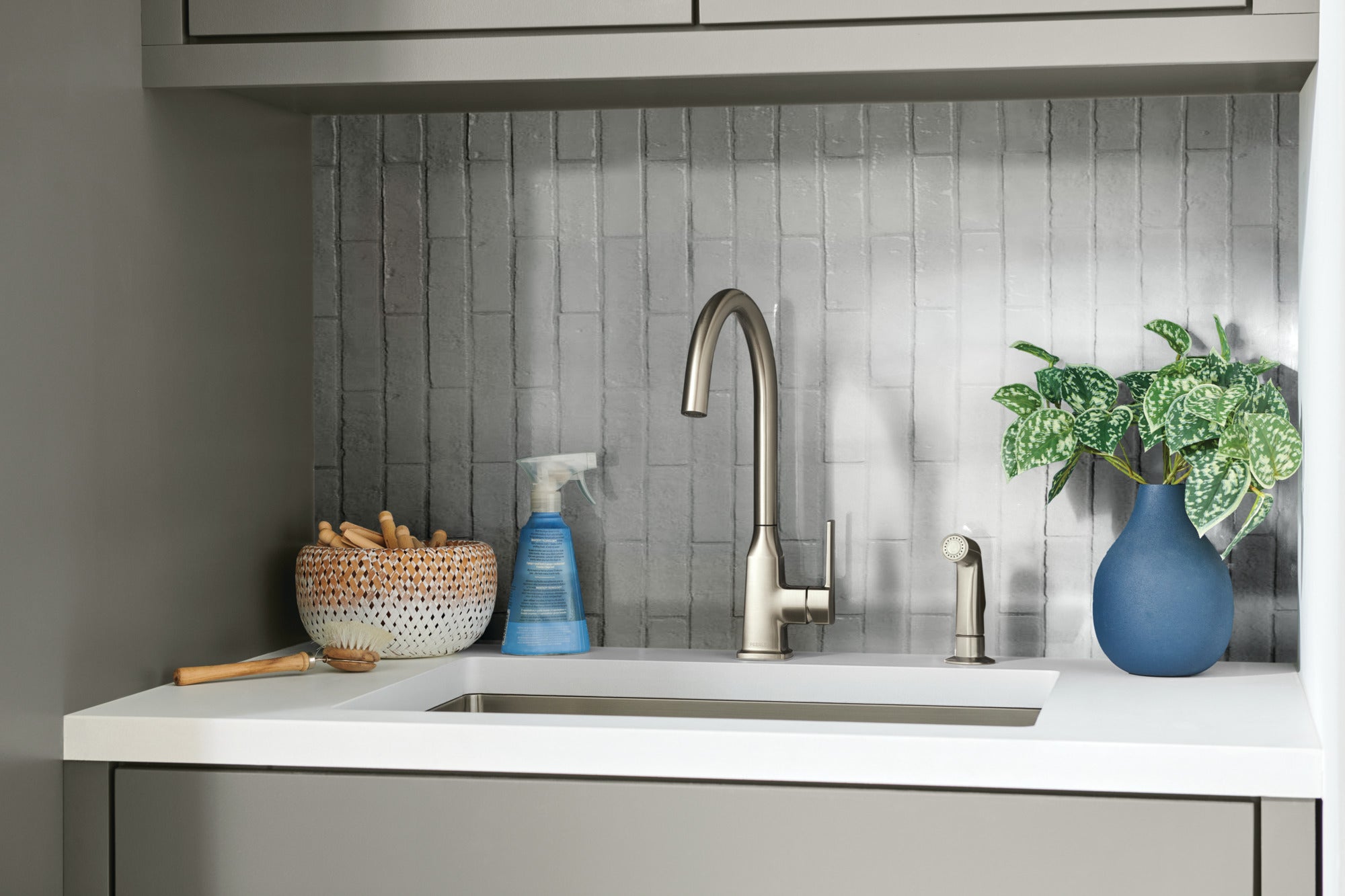 Peerless Ezra® Single-Handle Kitchen Faucet with Spray