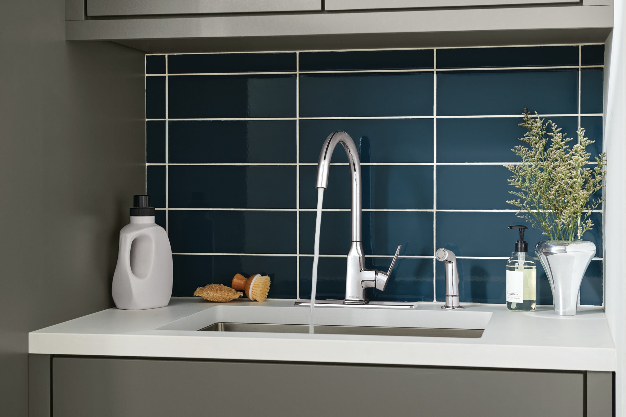 Peerless Ezra® Single-Handle Kitchen Faucet with Spray