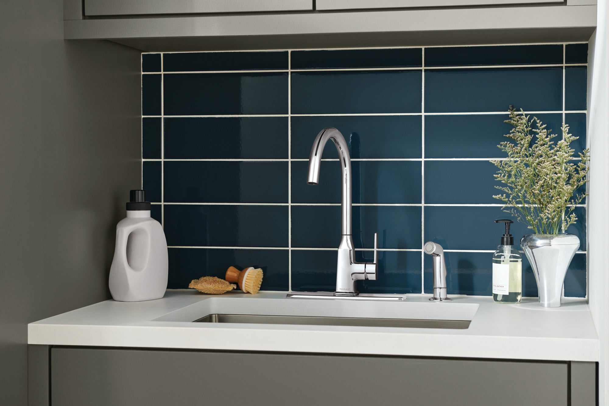 Peerless Ezra® Single-Handle Kitchen Faucet with Spray