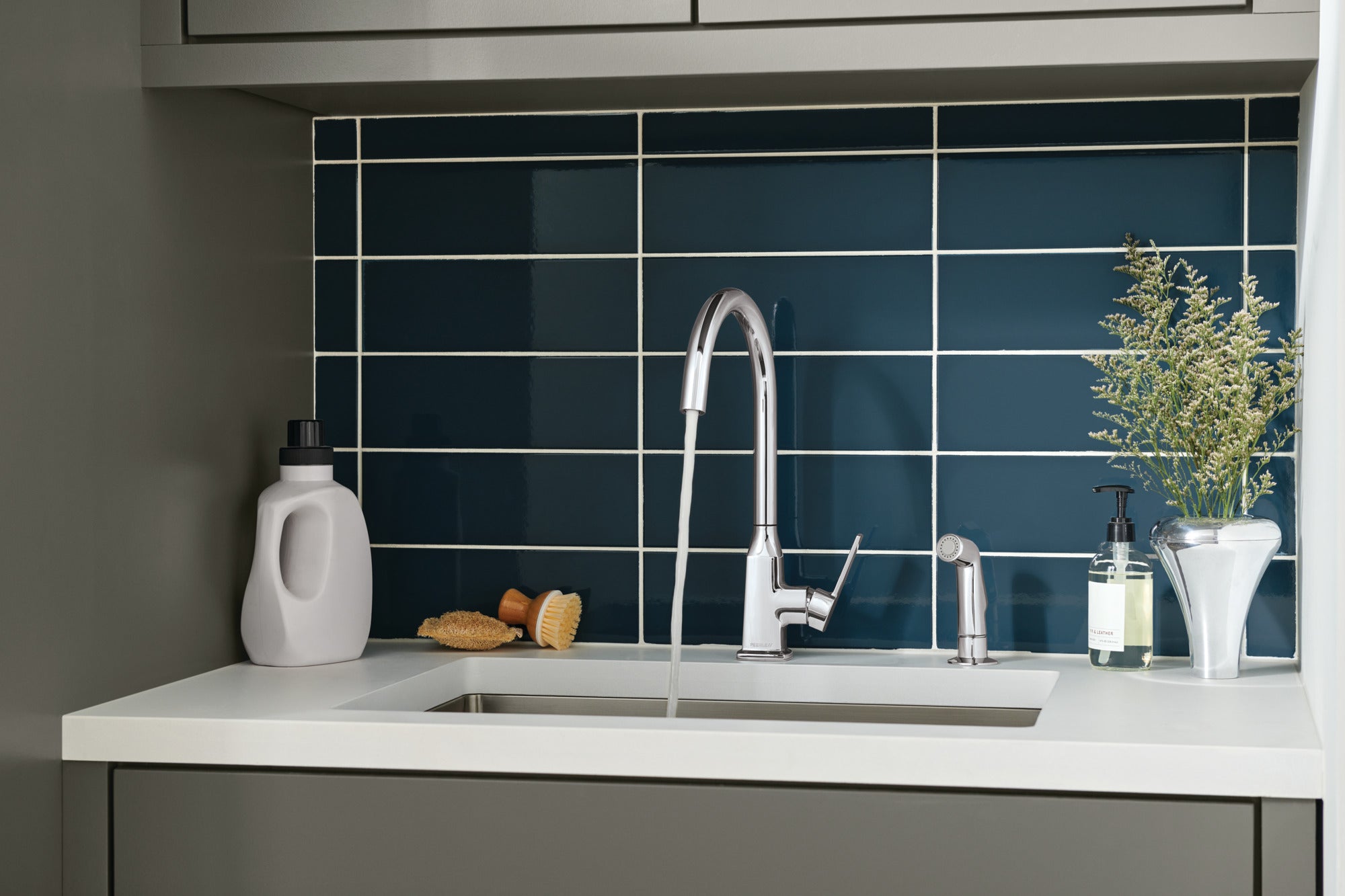 Peerless Ezra® Single-Handle Kitchen Faucet with Spray