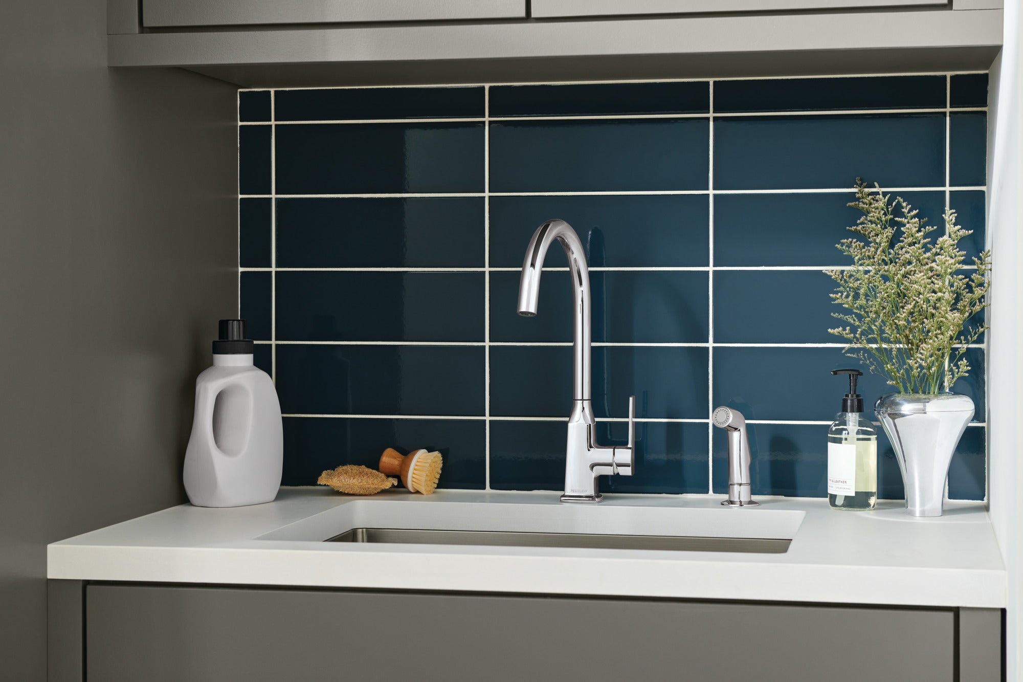 Peerless Ezra® Single-Handle Kitchen Faucet with Spray