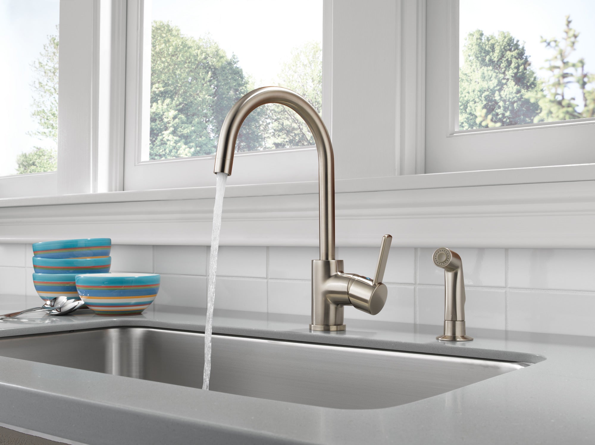 Peerless Precept® Single Handle Kitchen Faucet with Spray