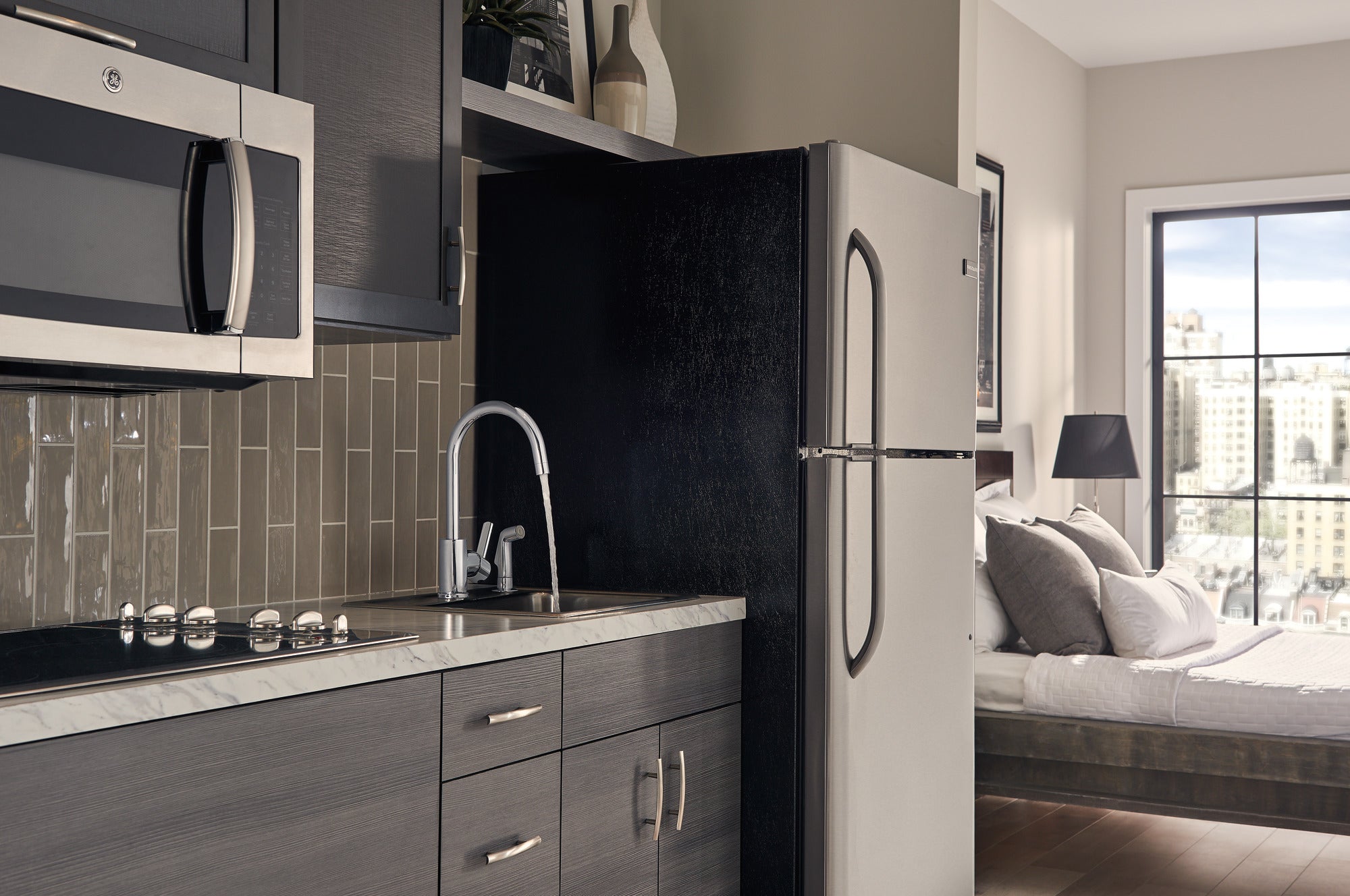 Peerless Precept® Single Handle Kitchen Faucet with Spray
